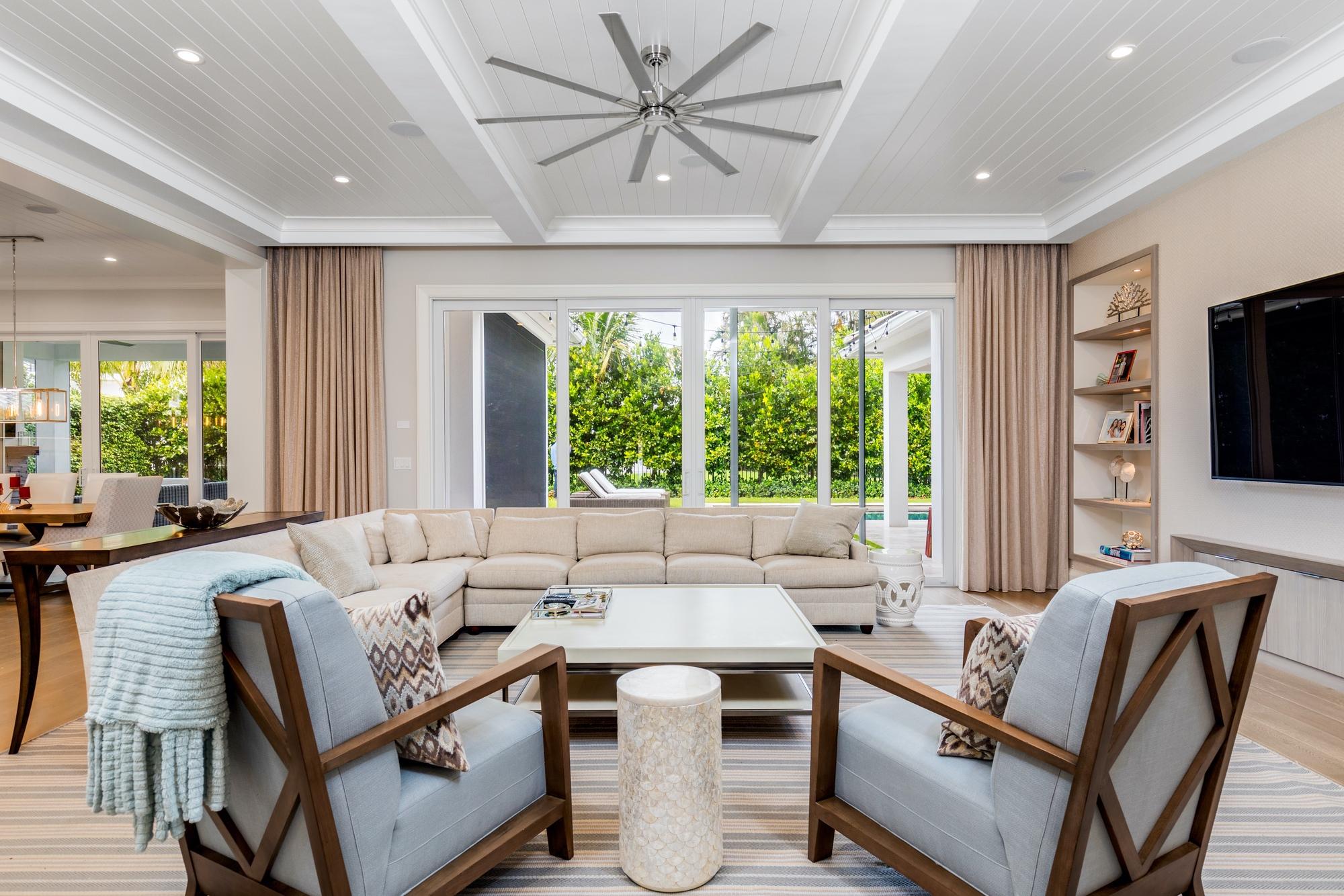 ROYAL PALM YACHT & COUNTRY CLUB - Residential