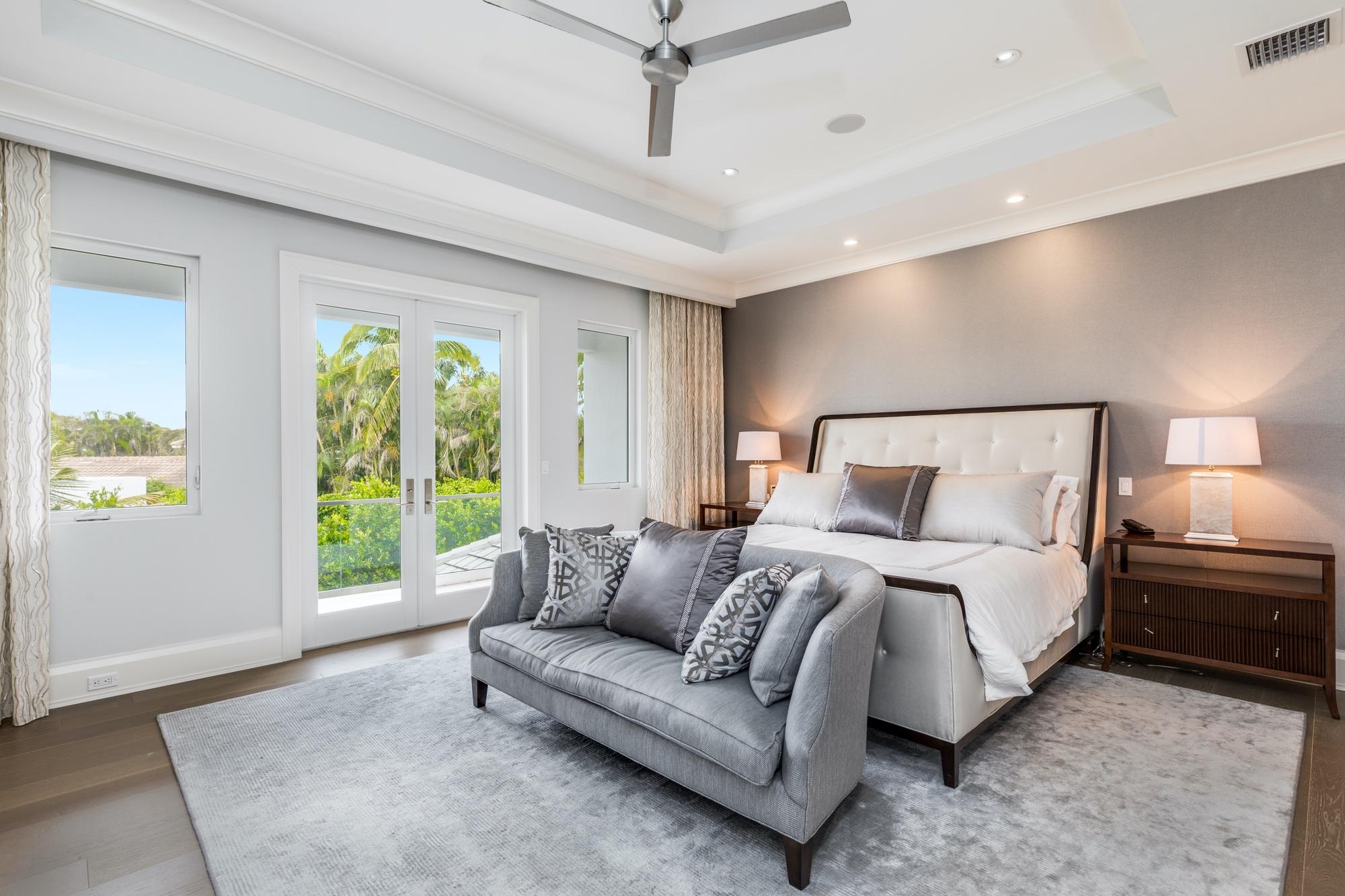 ROYAL PALM YACHT & COUNTRY CLUB - Residential