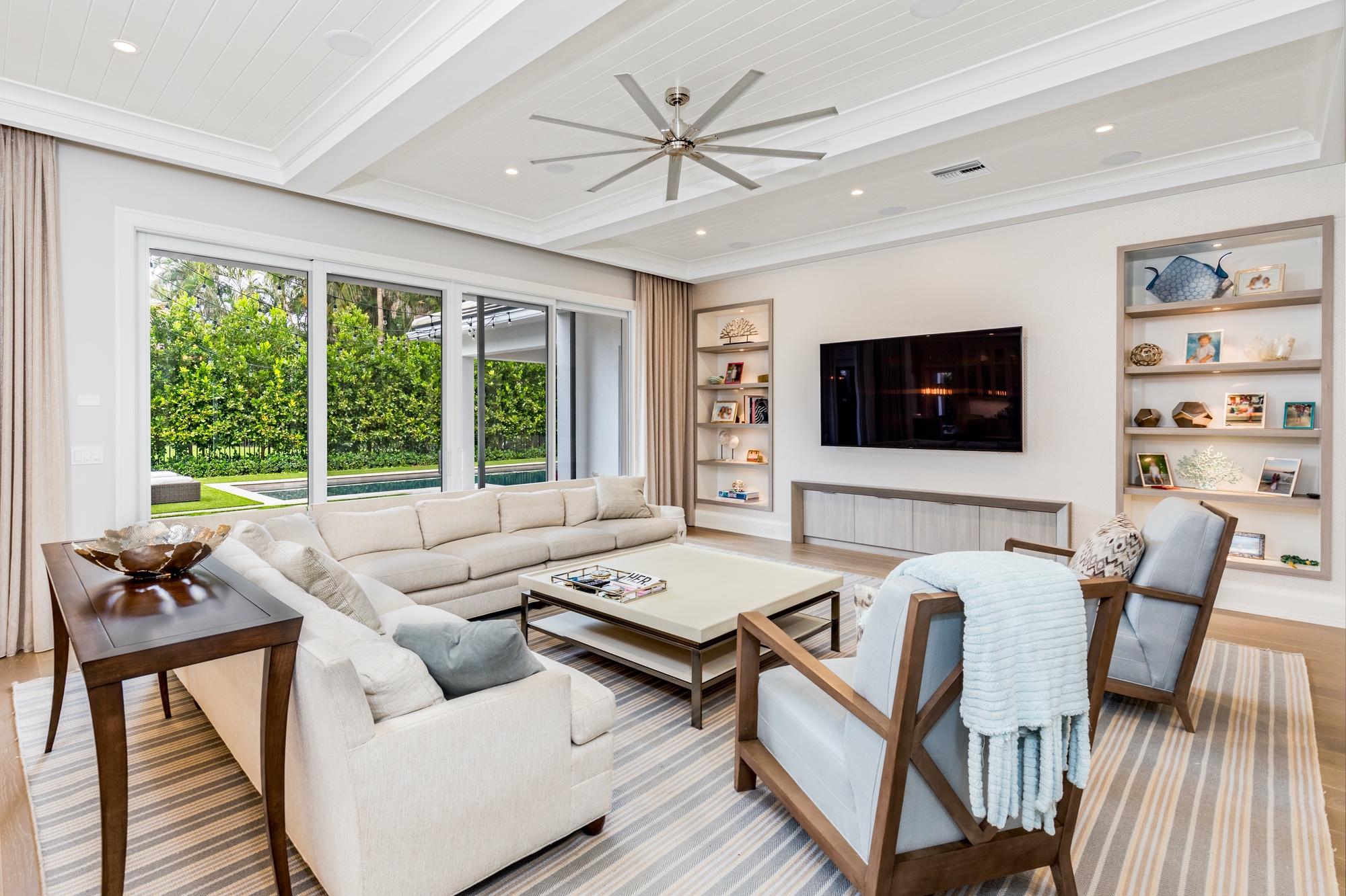 ROYAL PALM YACHT & COUNTRY CLUB - Residential