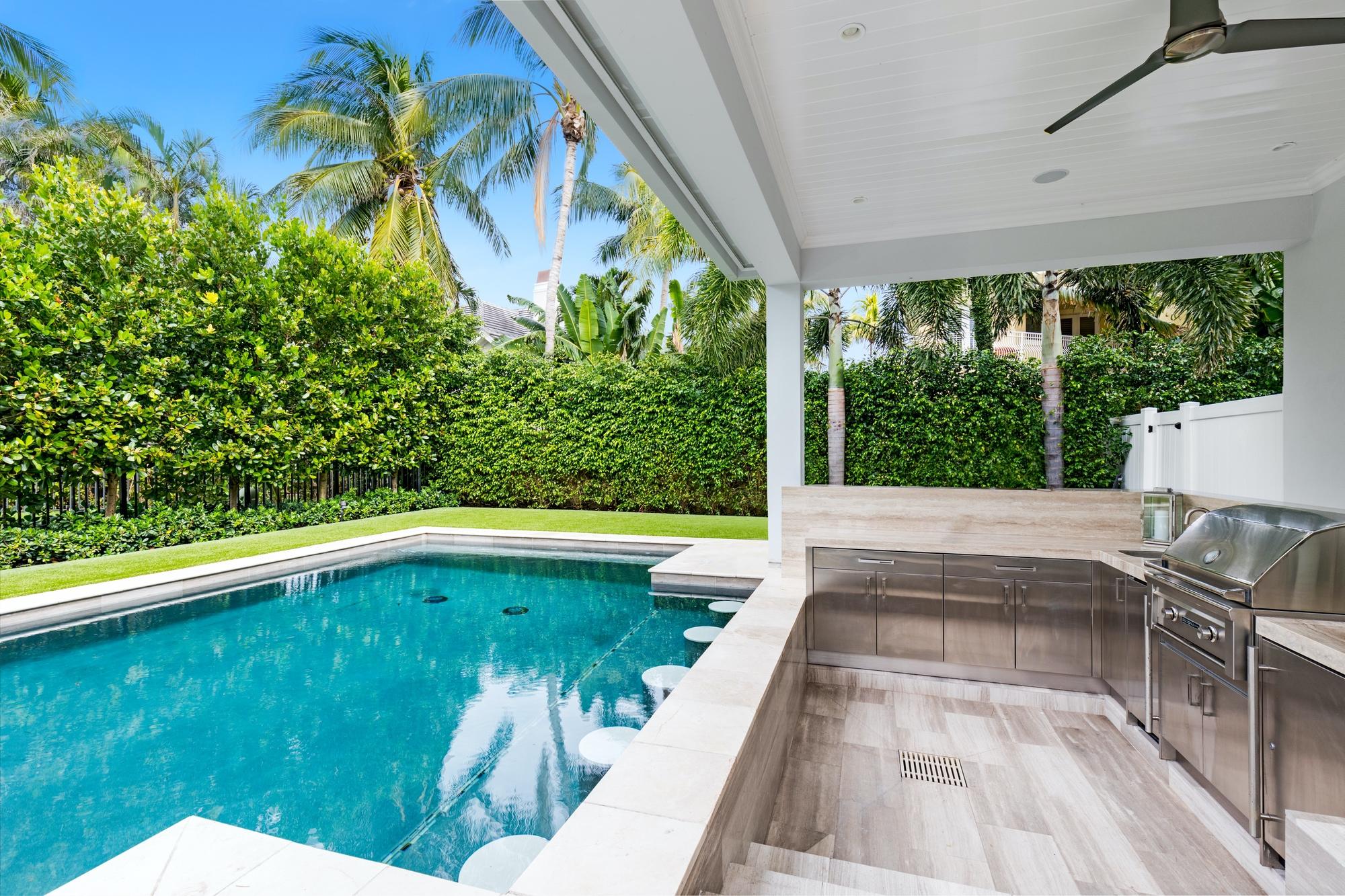 ROYAL PALM YACHT & COUNTRY CLUB - Residential