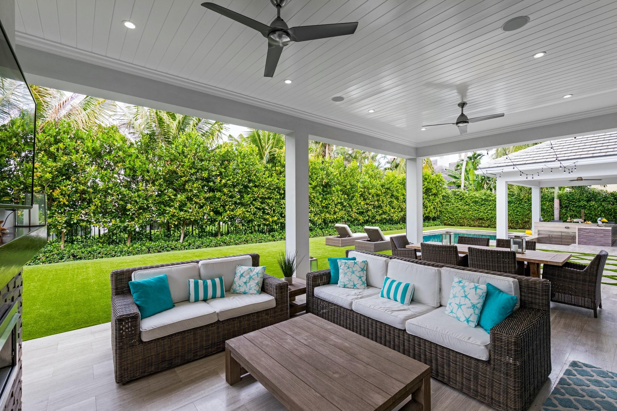 ROYAL PALM YACHT & COUNTRY CLUB - Residential