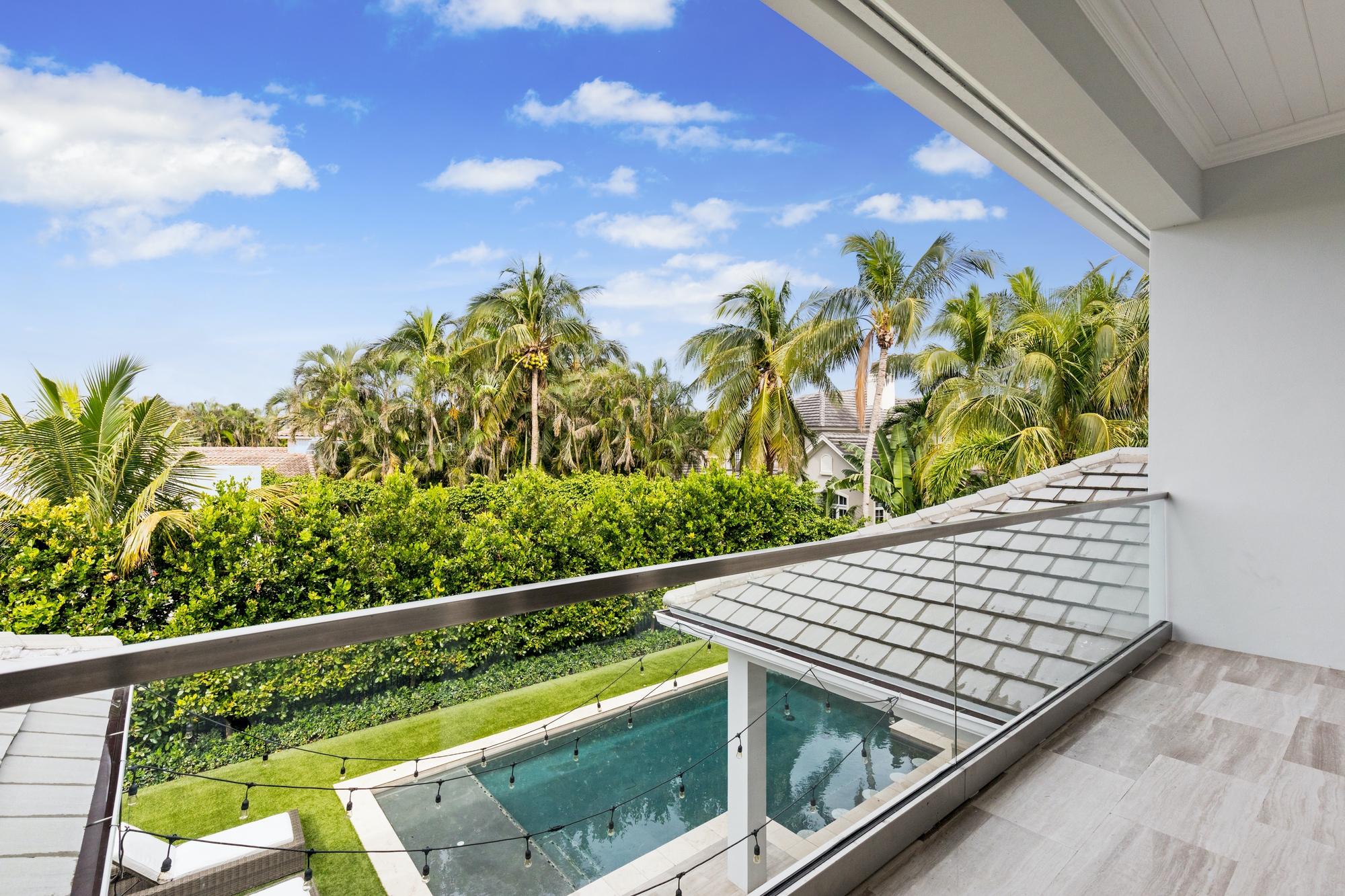 ROYAL PALM YACHT & COUNTRY CLUB - Residential