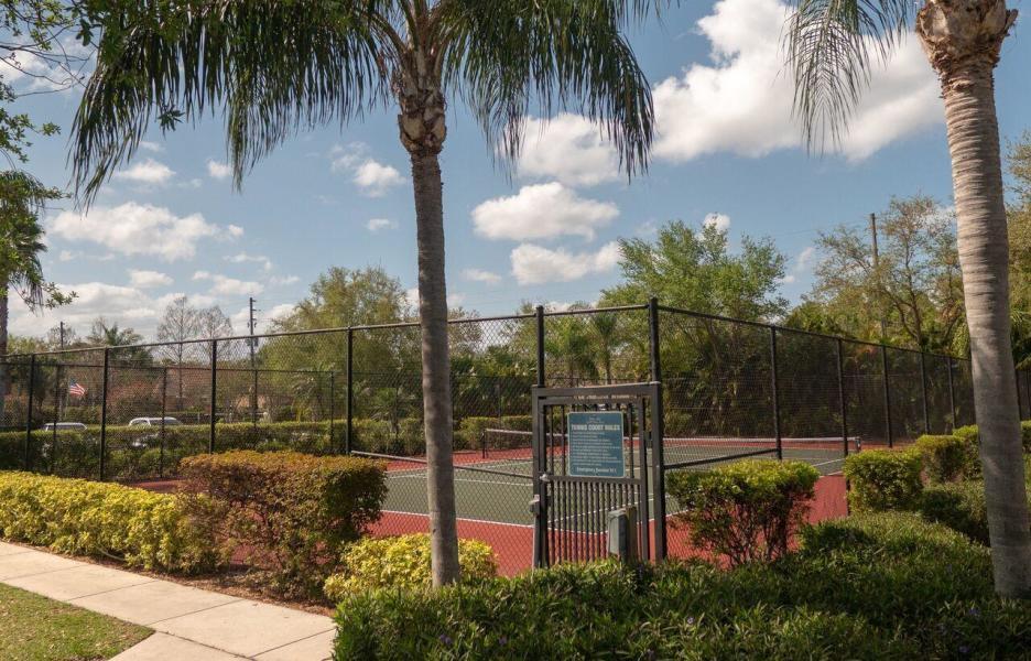 THE CLUB AT ST LUCIE WEST, A CONDOMINIUM - Residential Lease
