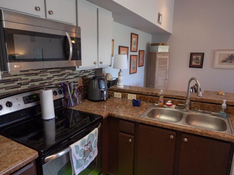 THE CLUB AT ST LUCIE WEST, A CONDOMINIUM - Residential Lease