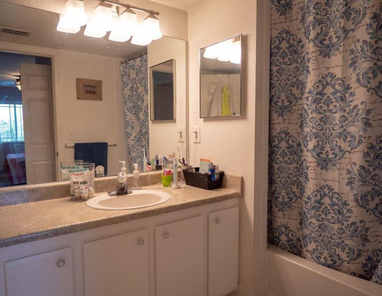 THE CLUB AT ST LUCIE WEST, A CONDOMINIUM - Residential Lease