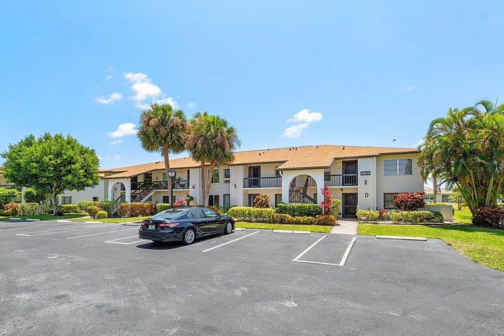 Photo of 5850 Sugar Palm Court, Delray Beach, FL 33484 (MLS # B26023241)