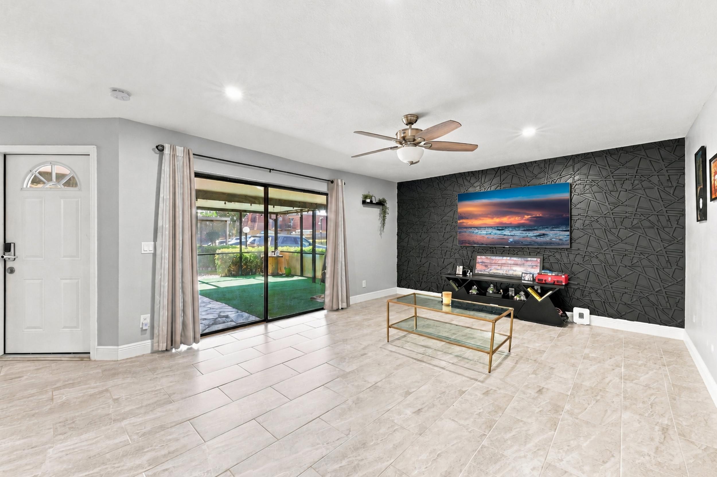 Properties 4165 Turnberry Circle 24