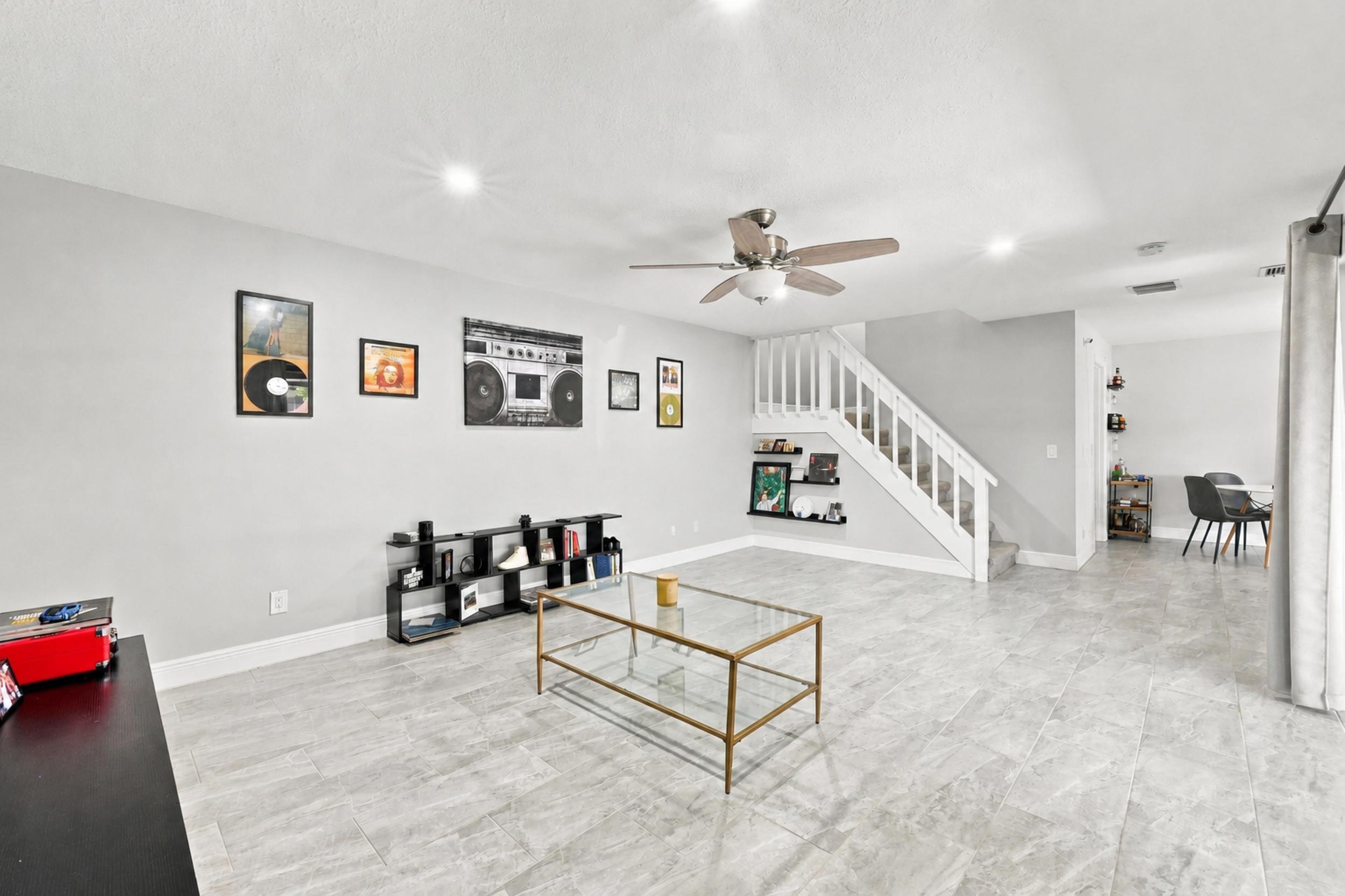 Properties 4165 Turnberry Circle 24