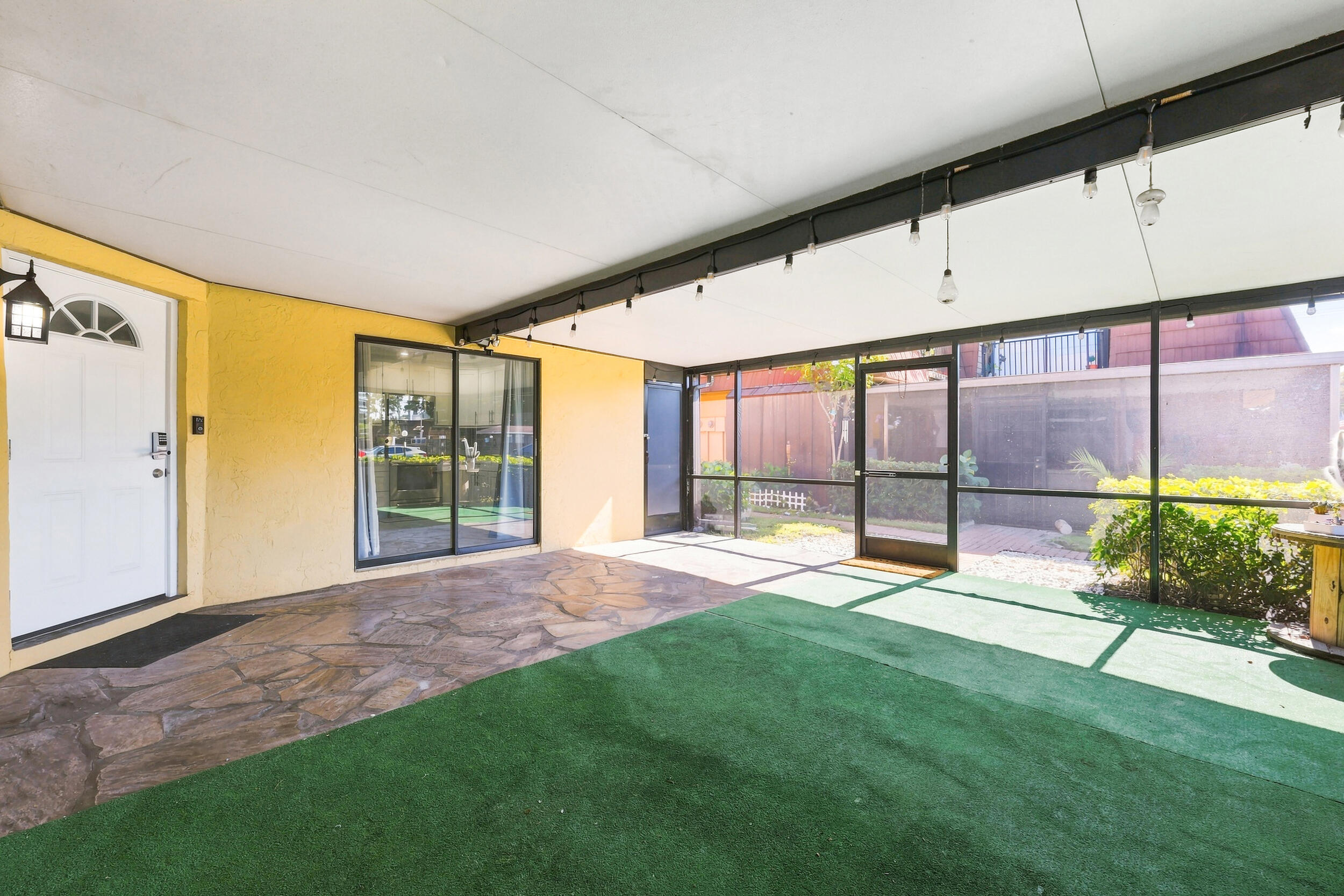 Properties 4165 Turnberry Circle 24