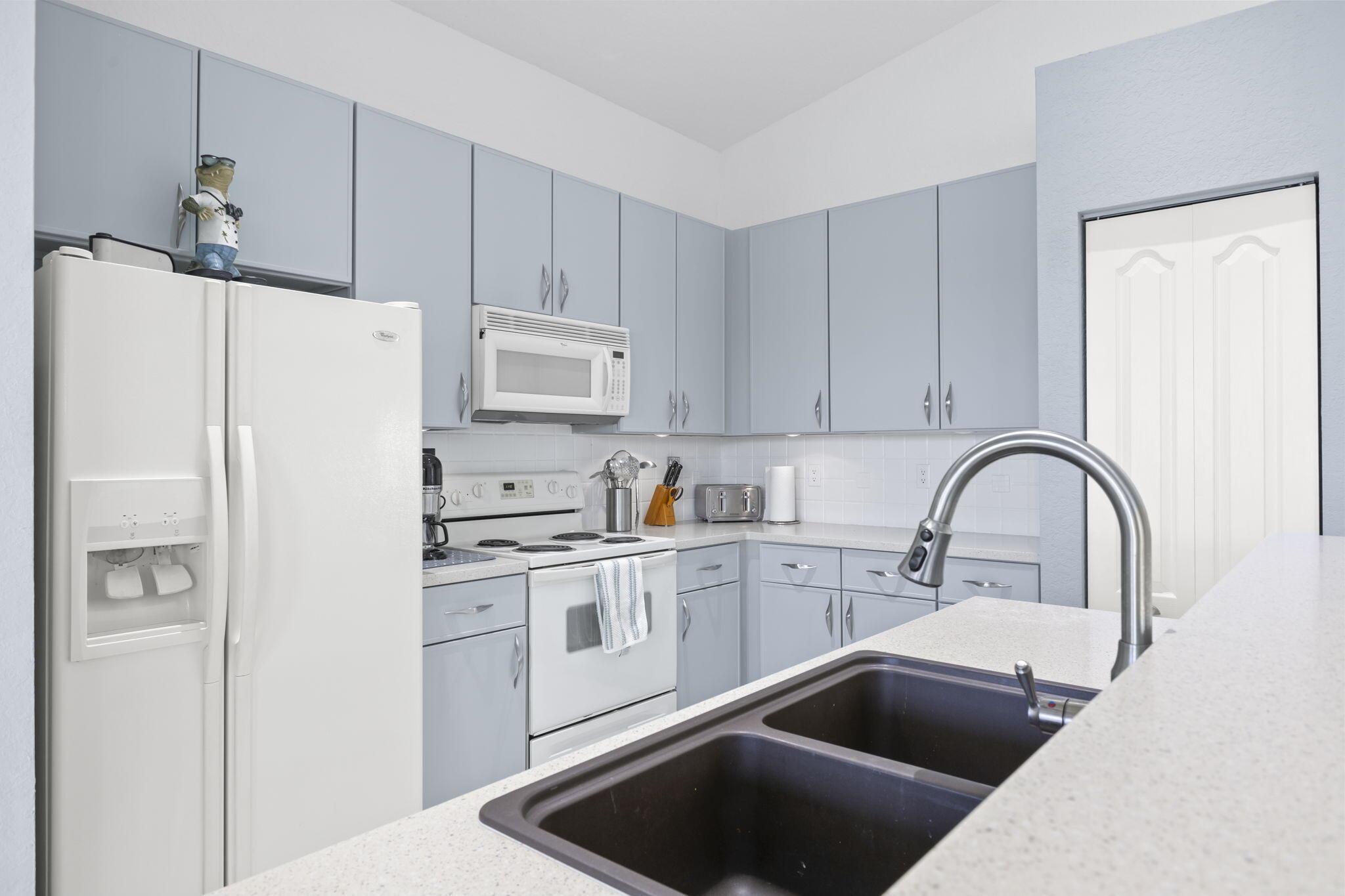 PORTOFINO SHORES PHASE TW - Residential