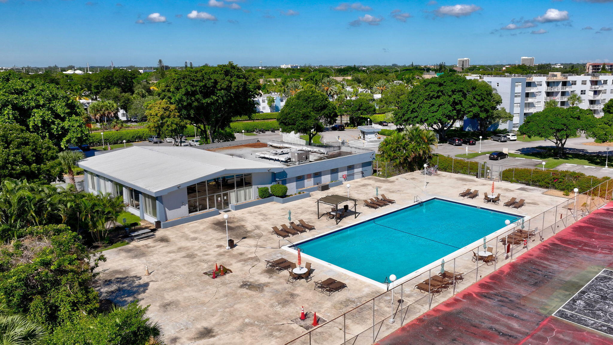 BREAKWATERS OF THE PALM BEACHES CONDO - Residential