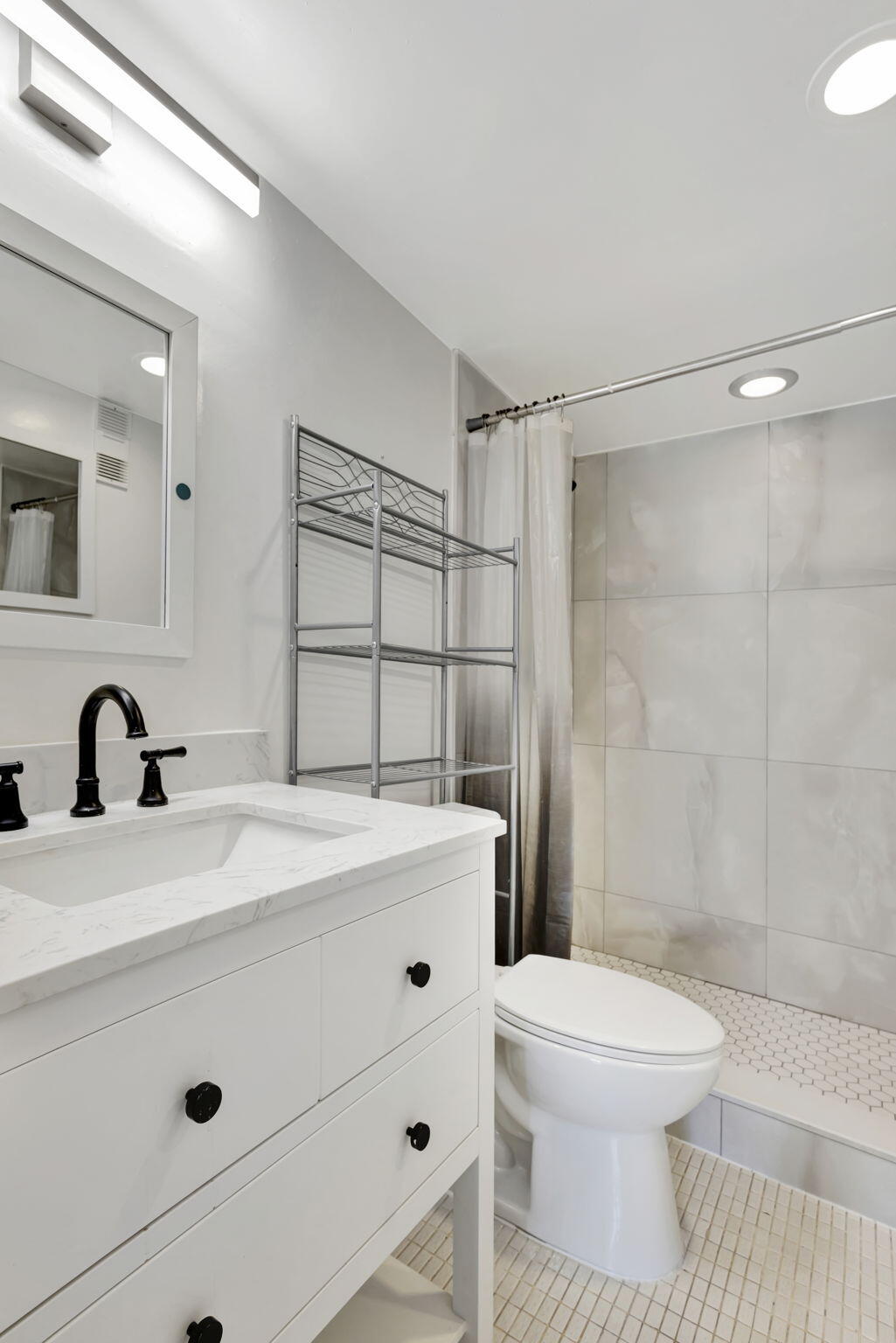 BREAKWATERS OF THE PALM BEACHES CONDO - Residential