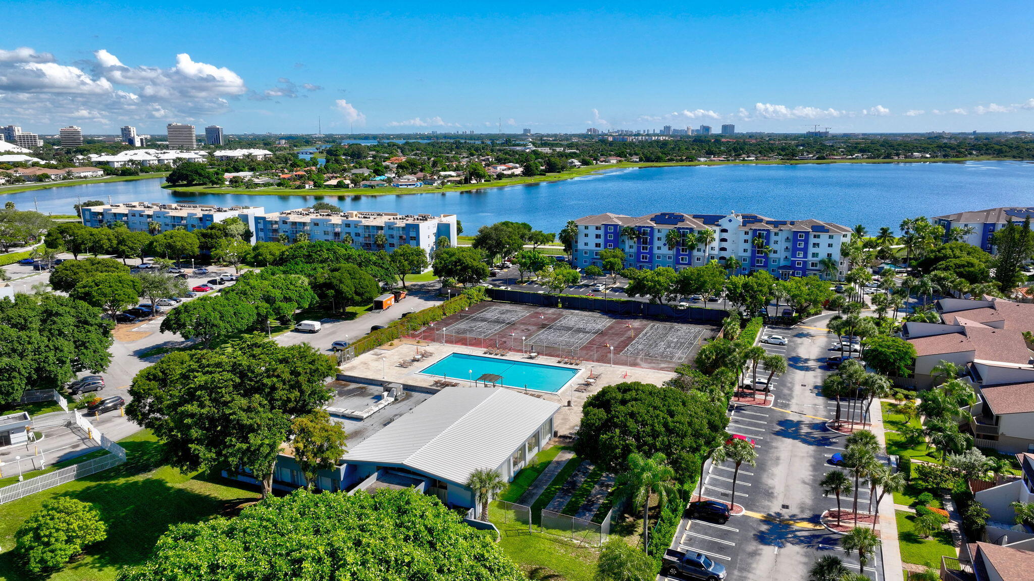 BREAKWATERS OF THE PALM BEACHES CONDO - Residential
