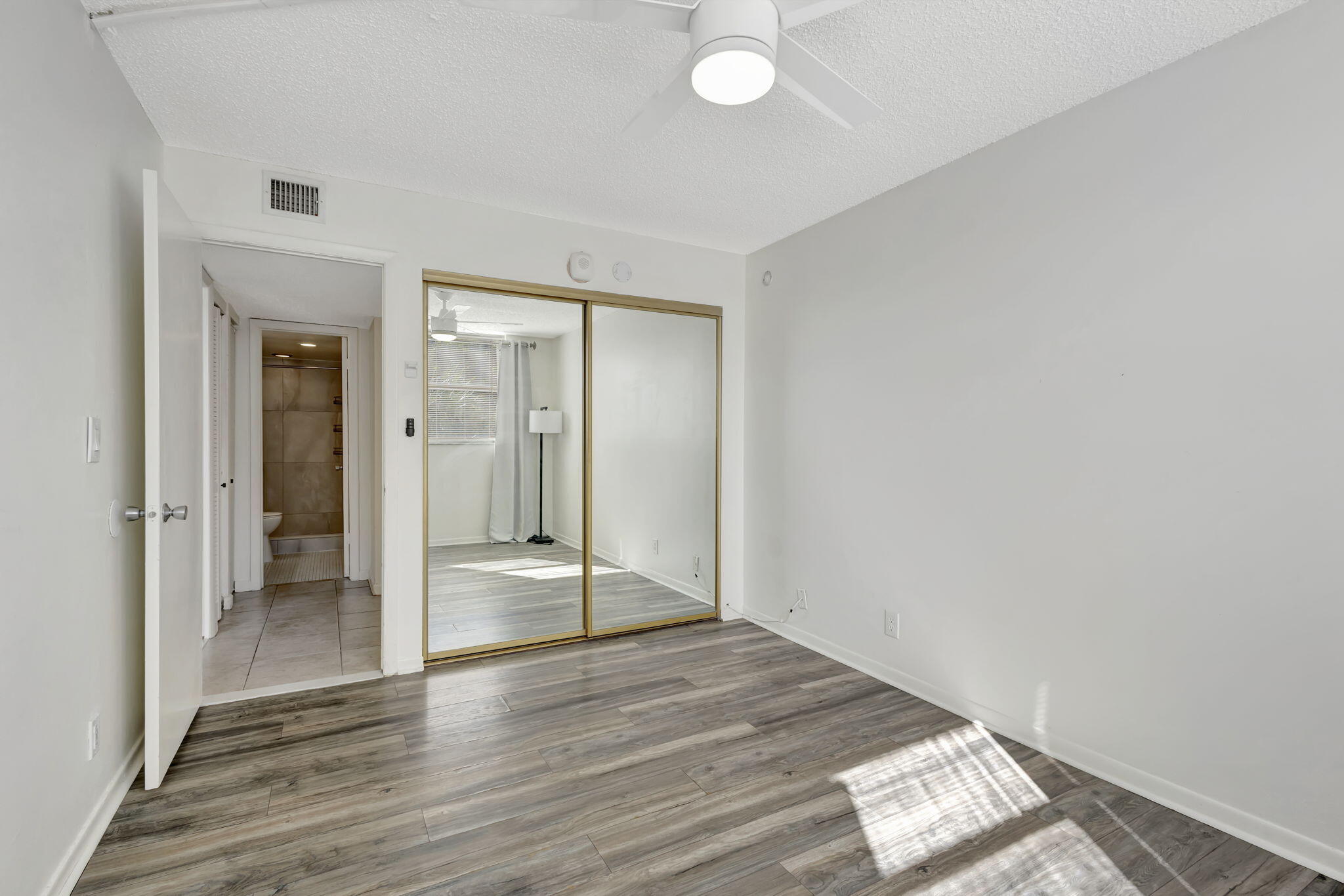 BREAKWATERS OF THE PALM BEACHES CONDO - Residential