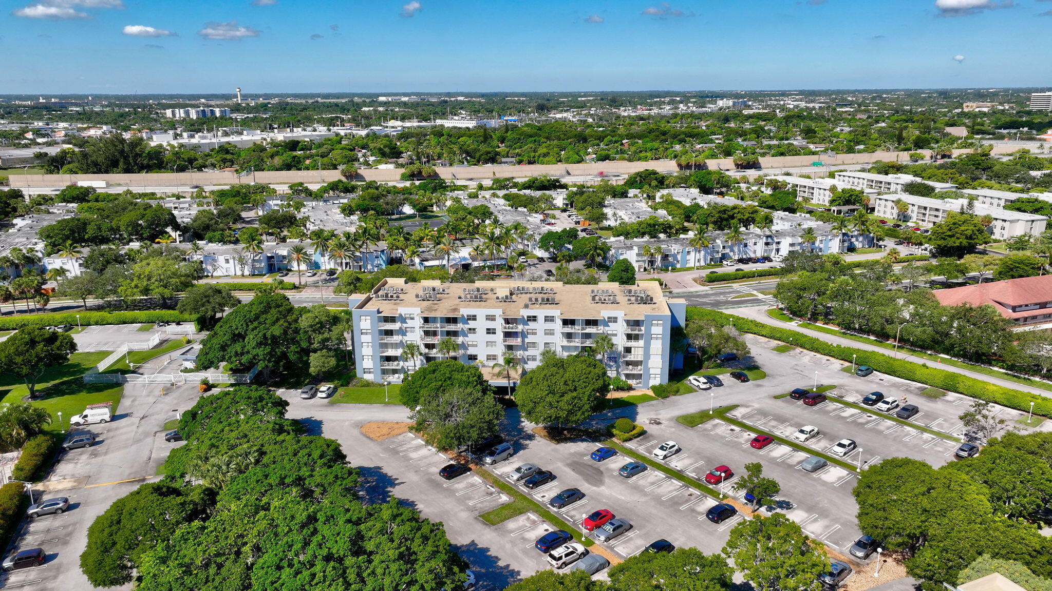BREAKWATERS OF THE PALM BEACHES CONDO - Residential