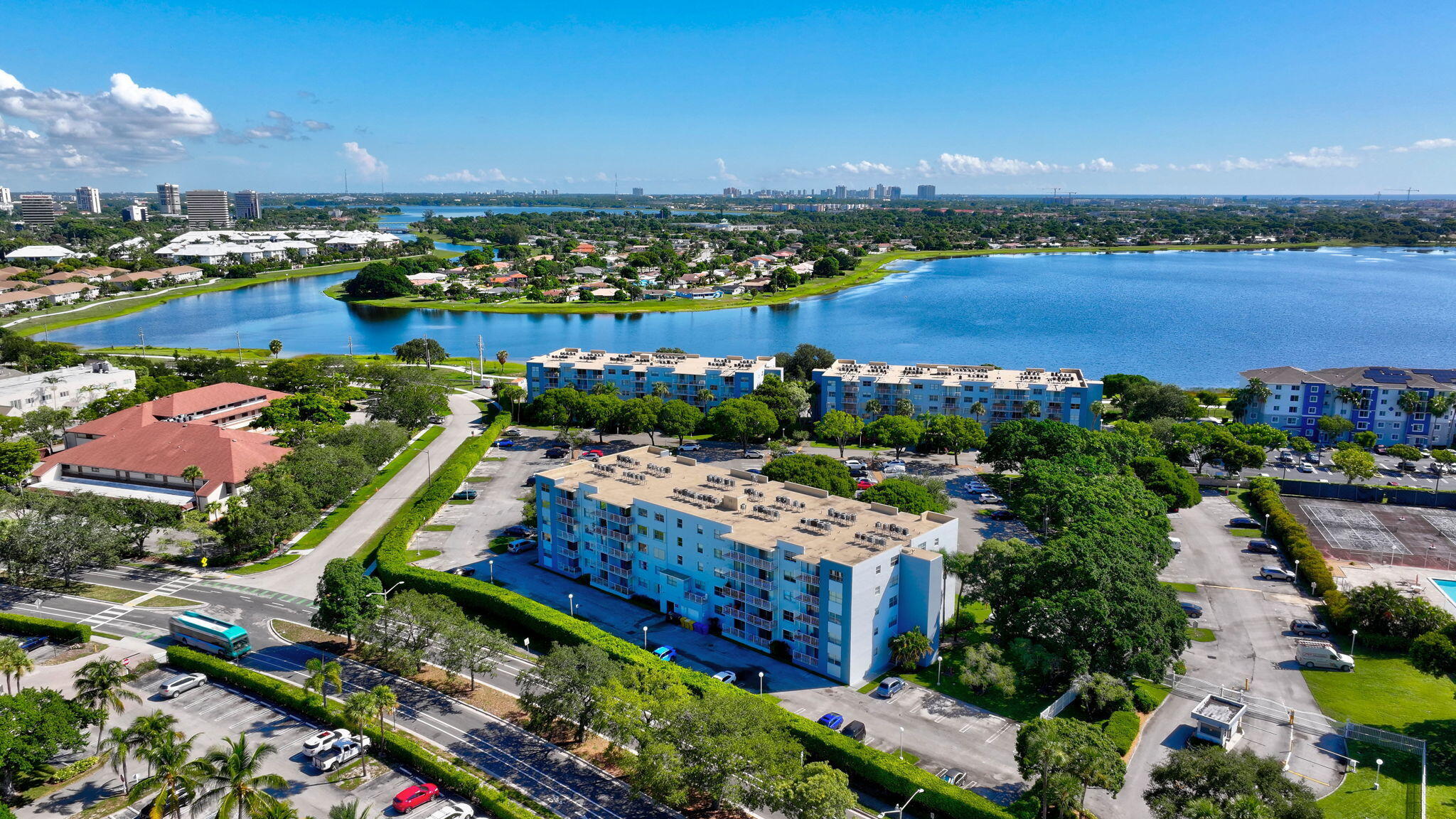 BREAKWATERS OF THE PALM BEACHES CONDO - Residential