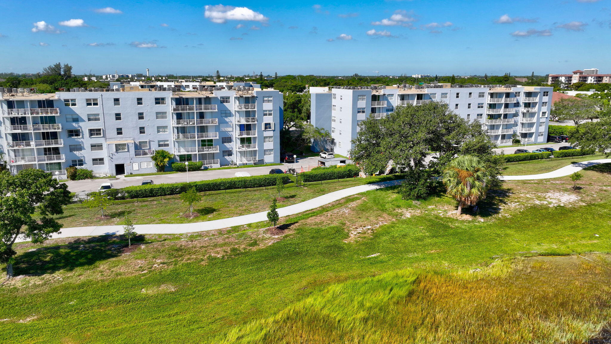 BREAKWATERS OF THE PALM BEACHES CONDO - Residential