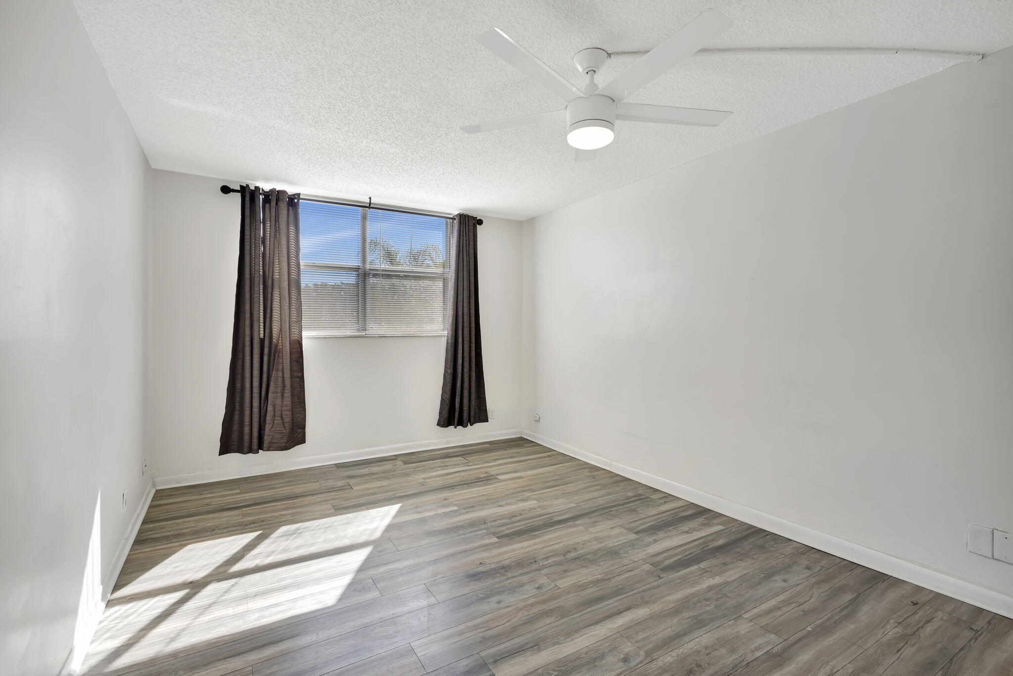 BREAKWATERS OF THE PALM BEACHES CONDO - Residential