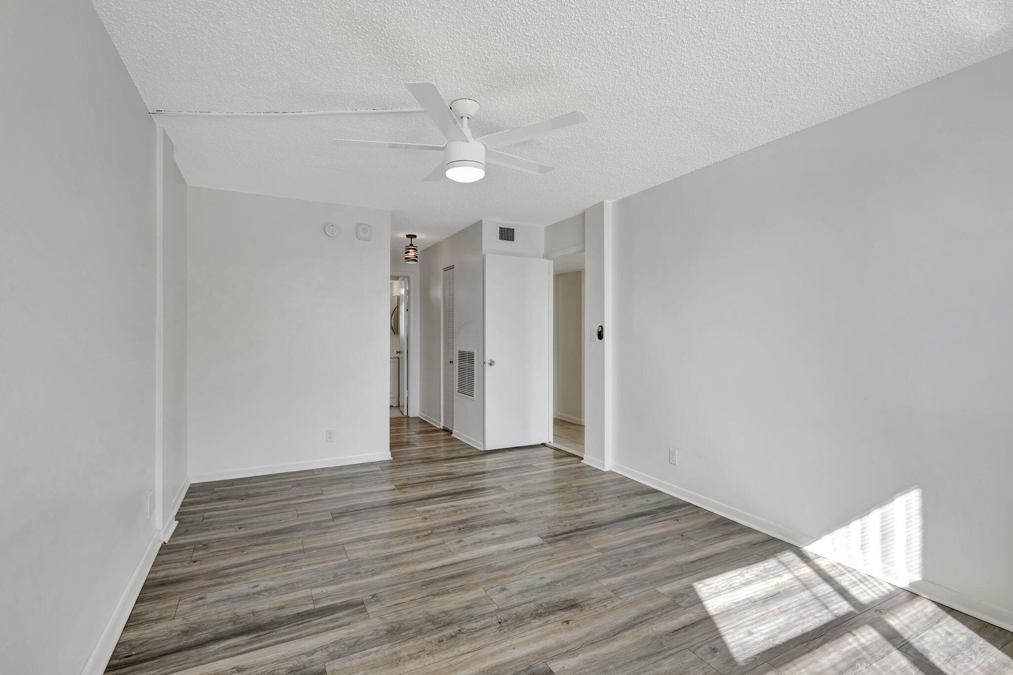 BREAKWATERS OF THE PALM BEACHES CONDO - Residential