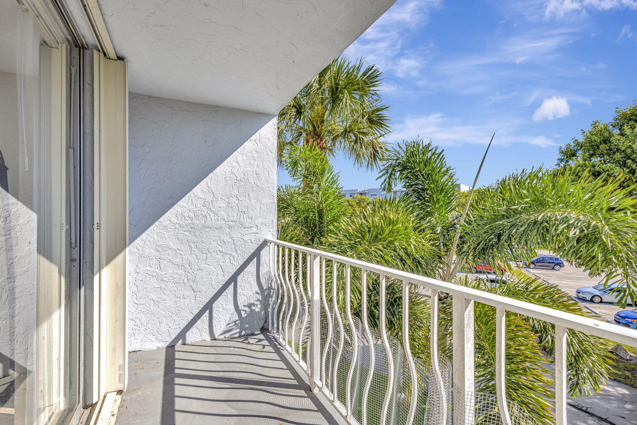 BREAKWATERS OF THE PALM BEACHES CONDO - Residential