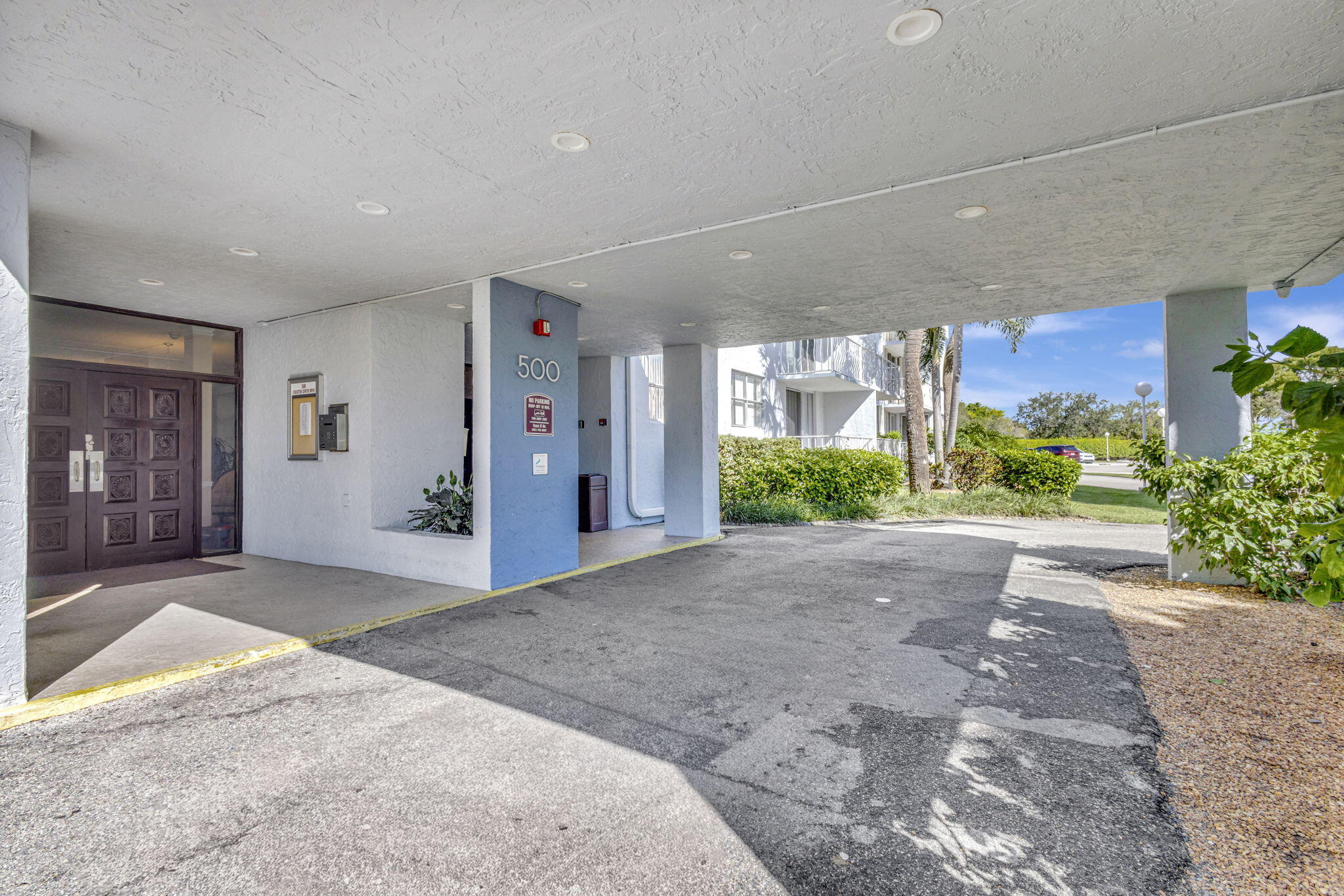 BREAKWATERS OF THE PALM BEACHES CONDO - Residential