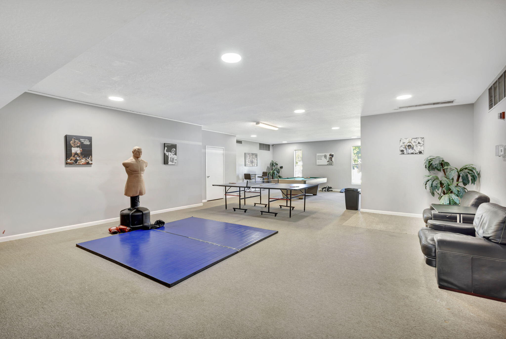 BREAKWATERS OF THE PALM BEACHES CONDO - Residential