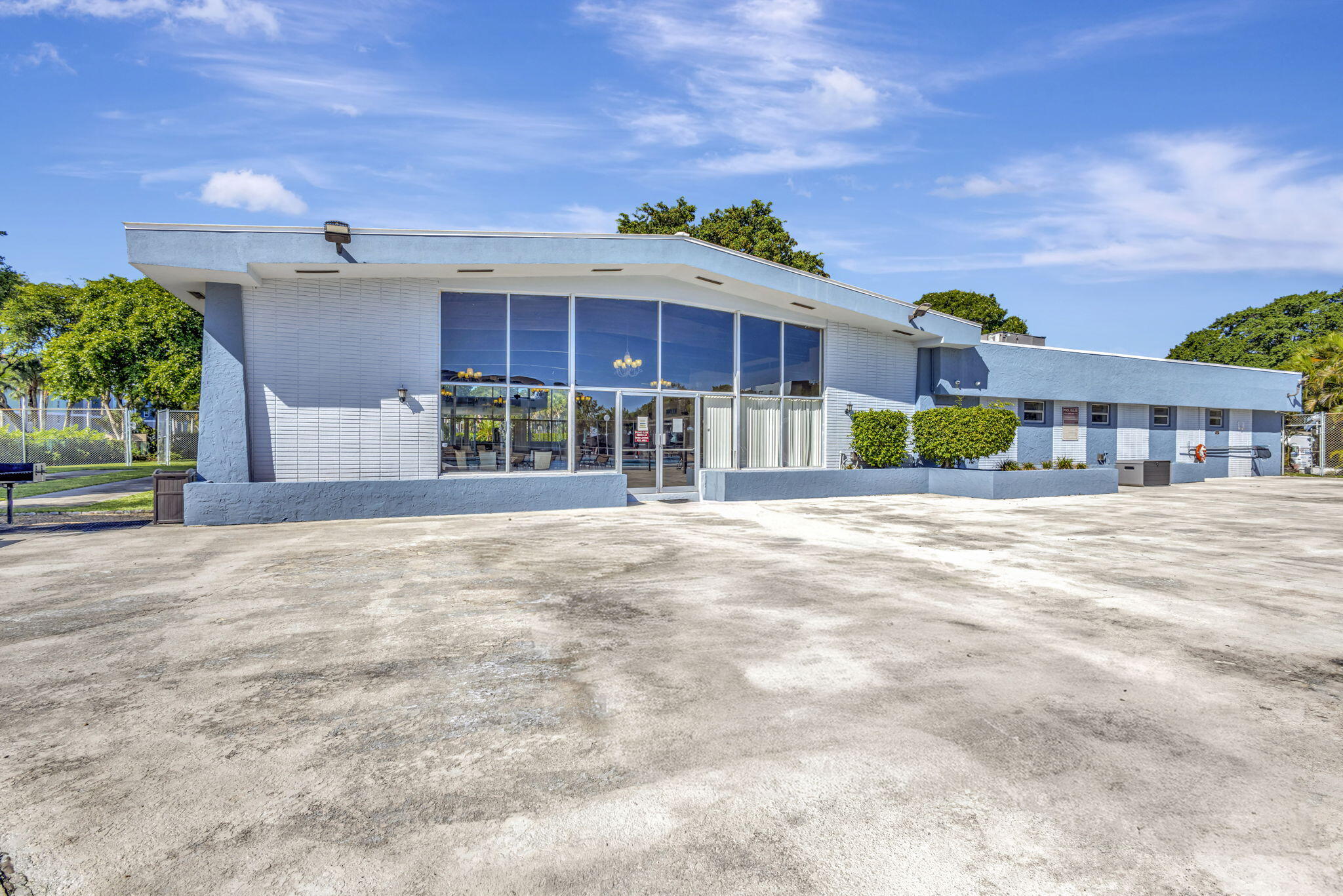 BREAKWATERS OF THE PALM BEACHES CONDO - Residential