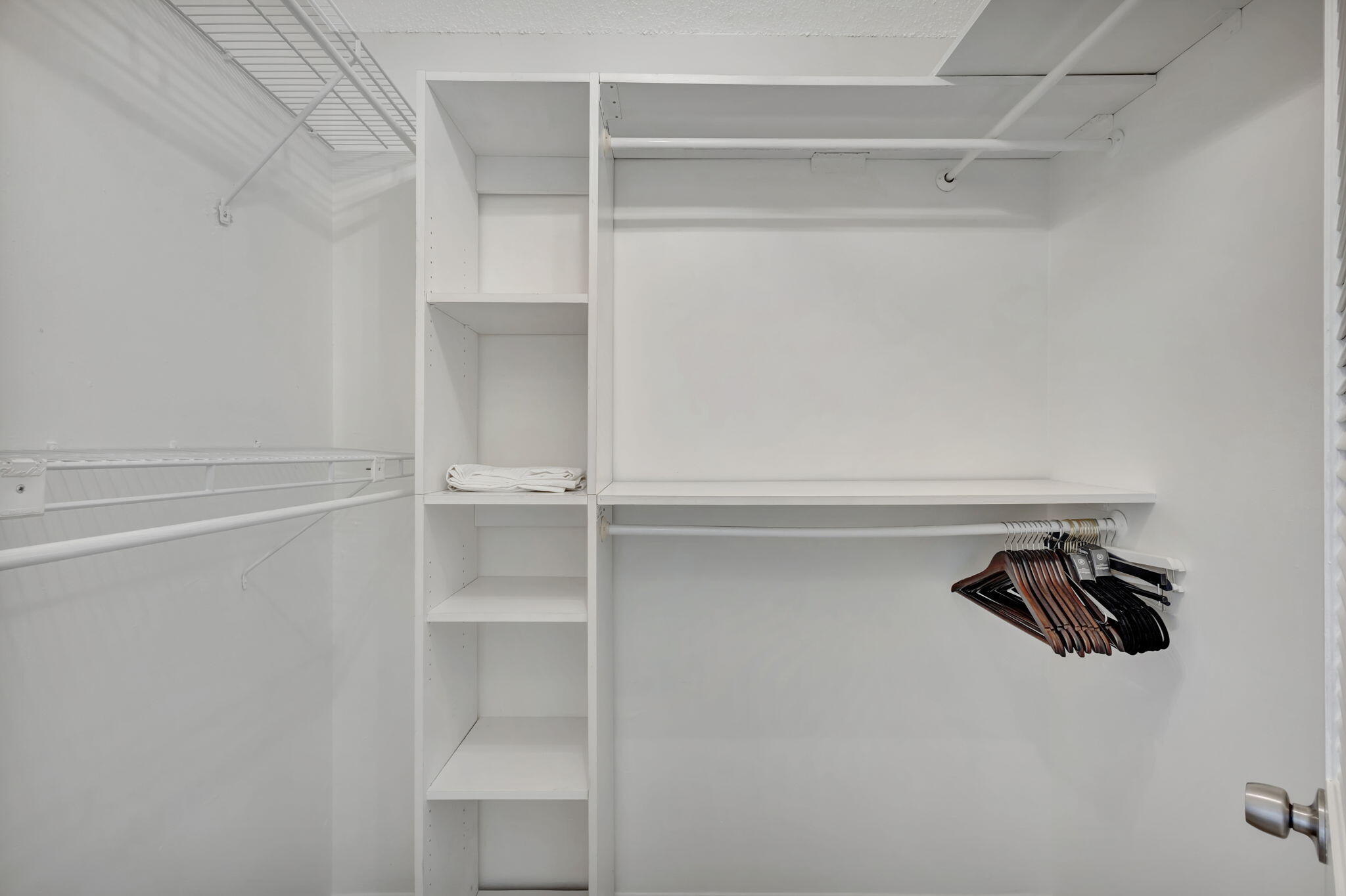 BREAKWATERS OF THE PALM BEACHES CONDO - Residential