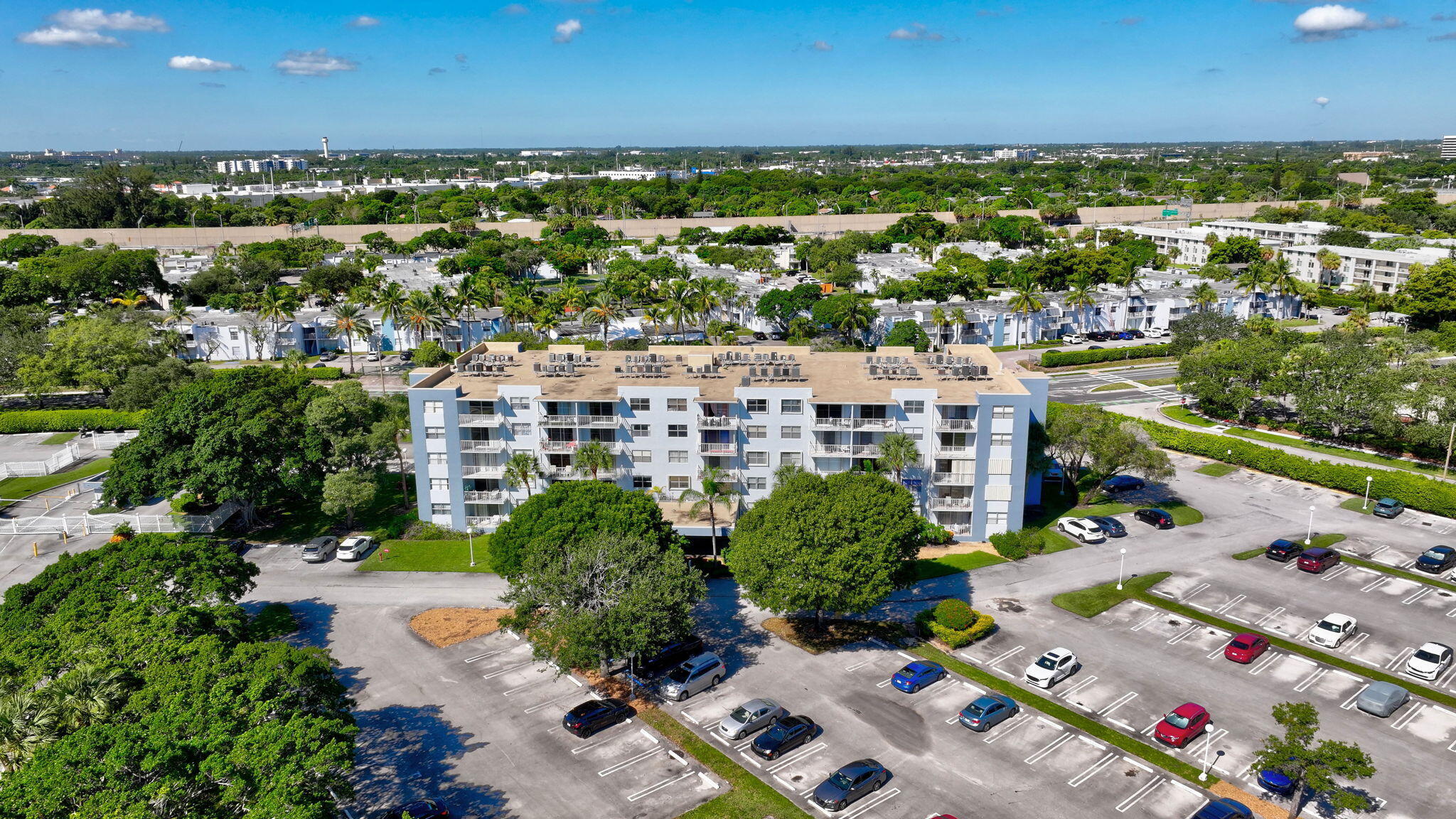 BREAKWATERS OF THE PALM BEACHES CONDO - Residential
