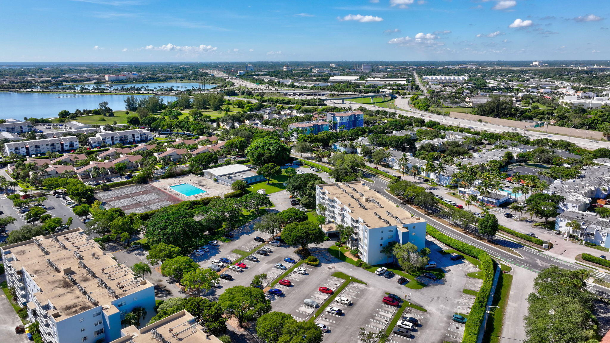 BREAKWATERS OF THE PALM BEACHES CONDO - Residential