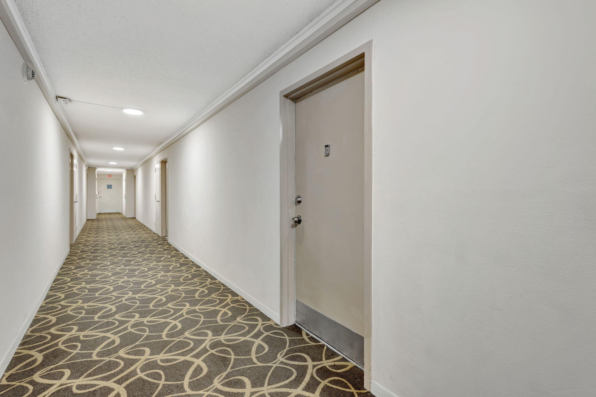 BREAKWATERS OF THE PALM BEACHES CONDO - Residential