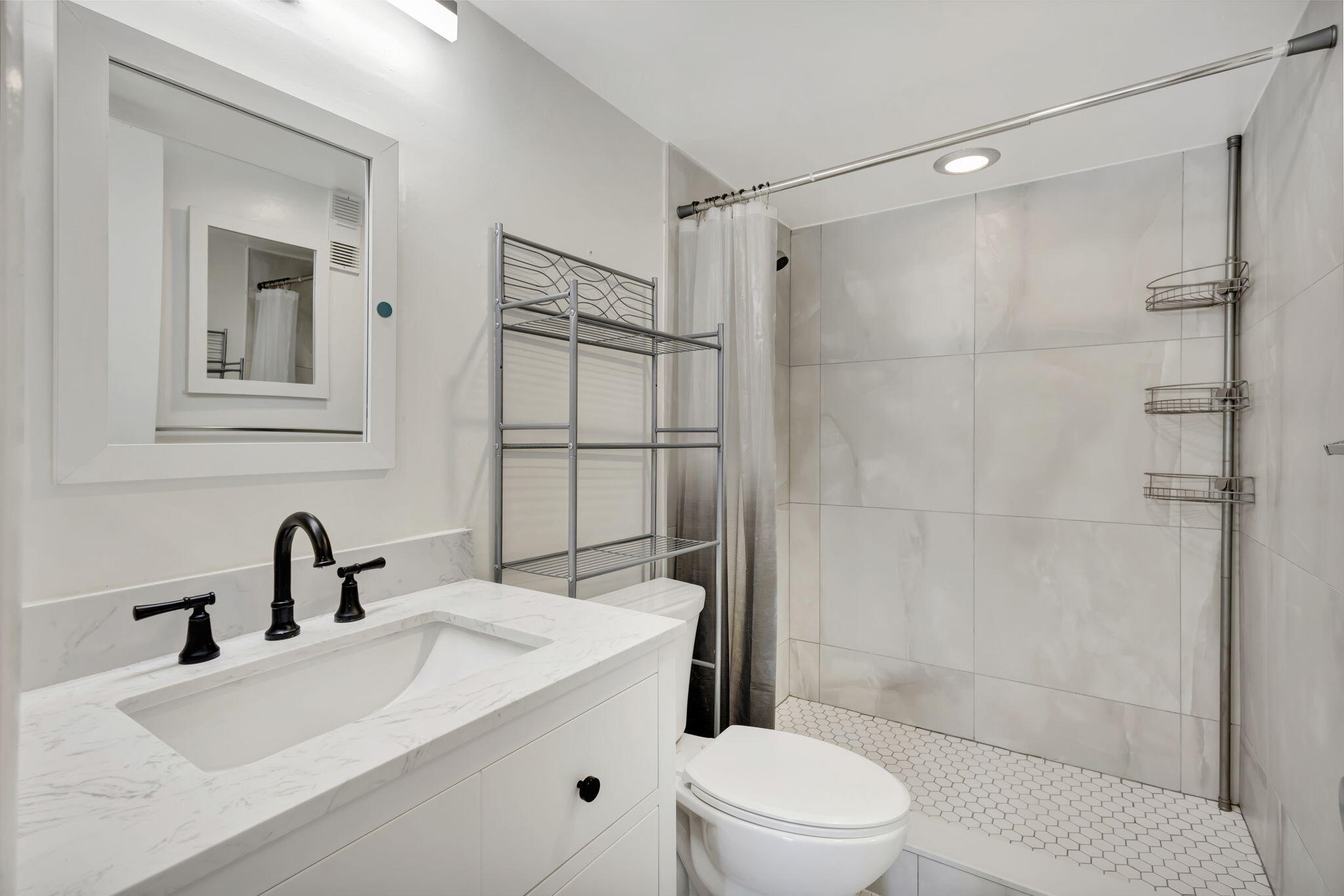 BREAKWATERS OF THE PALM BEACHES CONDO - Residential