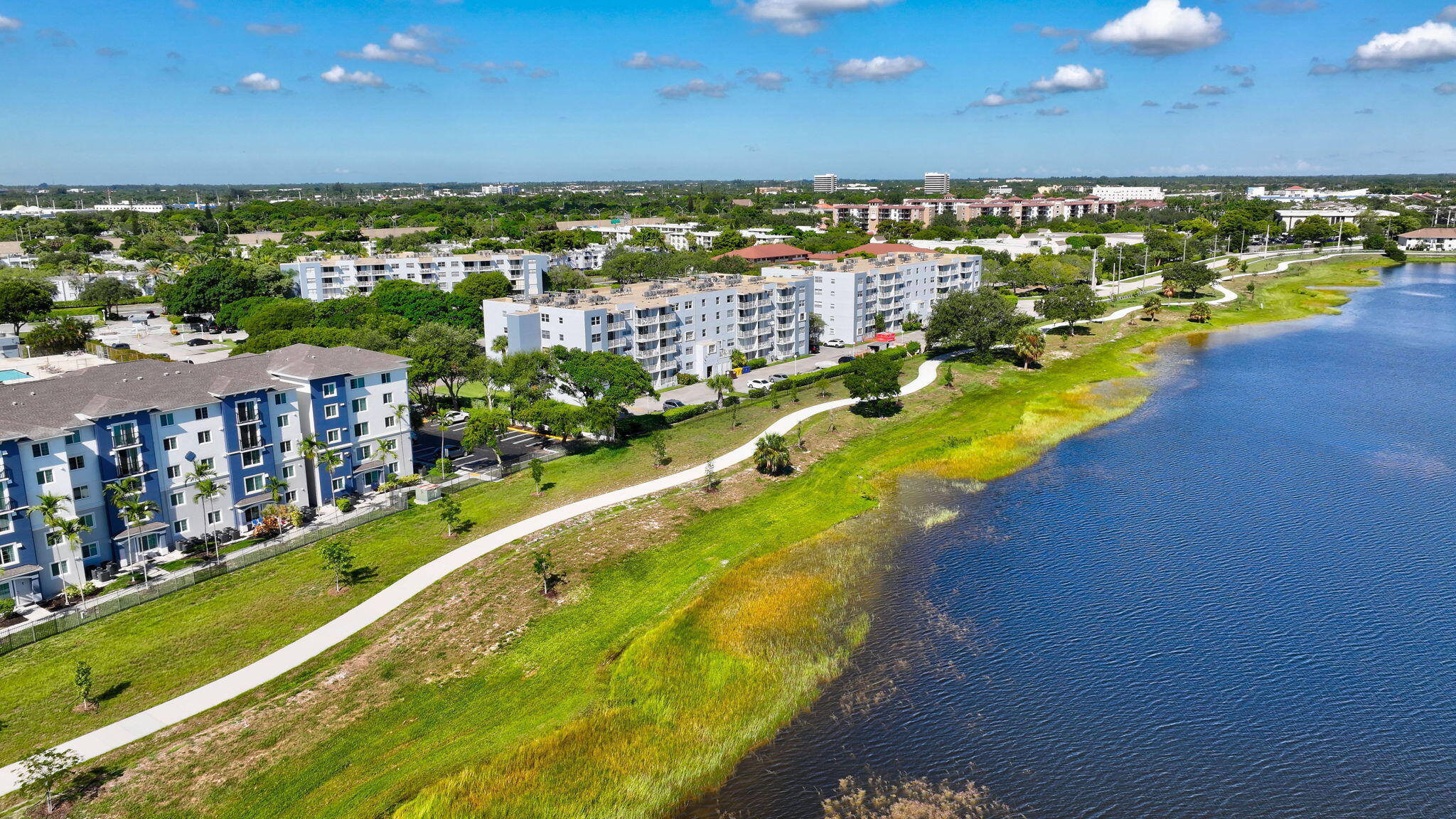 BREAKWATERS OF THE PALM BEACHES CONDO - Residential