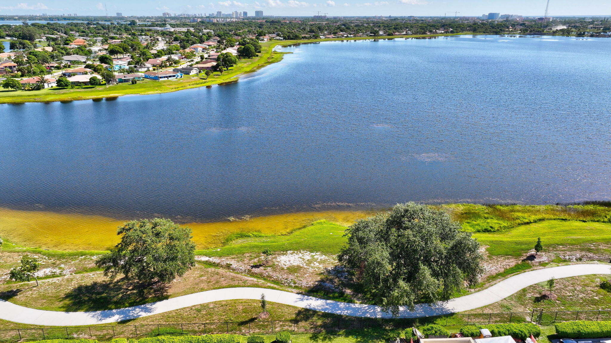 BREAKWATERS OF THE PALM BEACHES CONDO - Residential