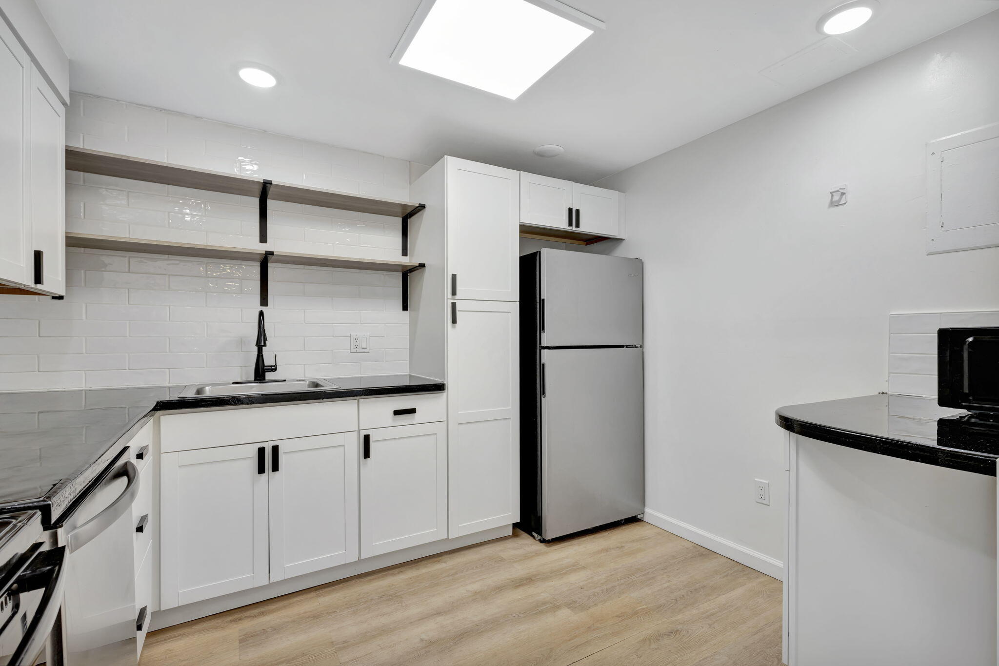 BREAKWATERS OF THE PALM BEACHES CONDO - Residential