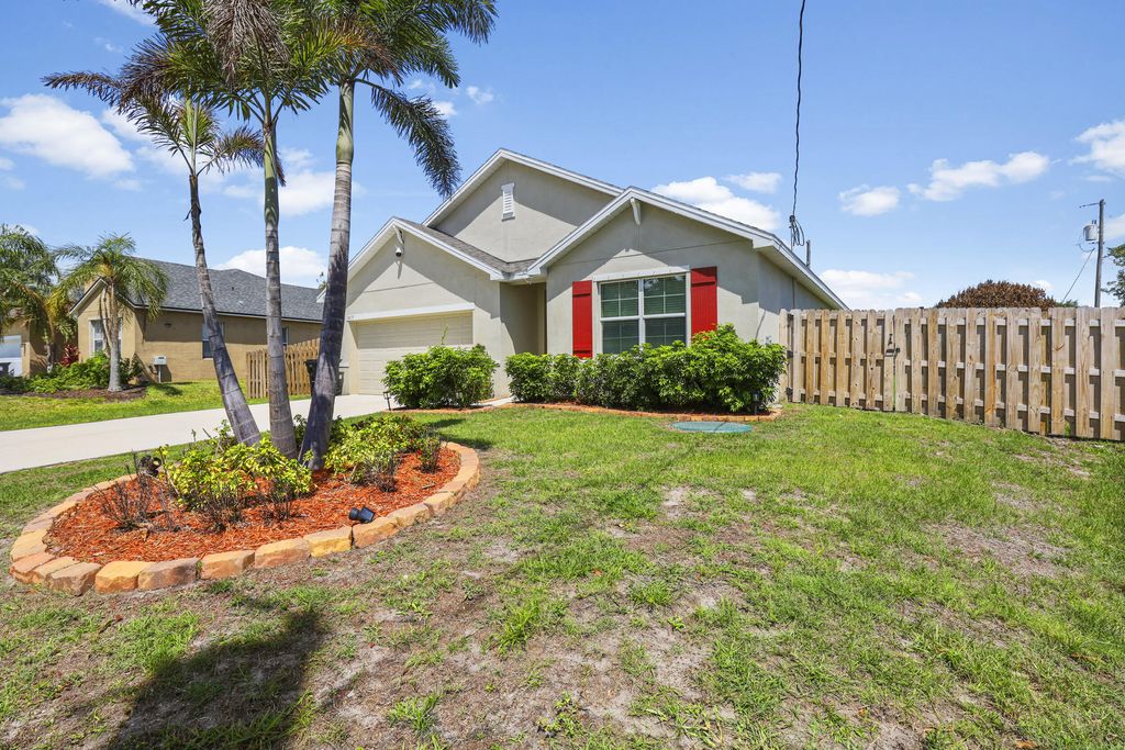 Photo of 1017 SW Kant Avenue, Port Saint Lucie, FL 34953 (MLS # B26022461)