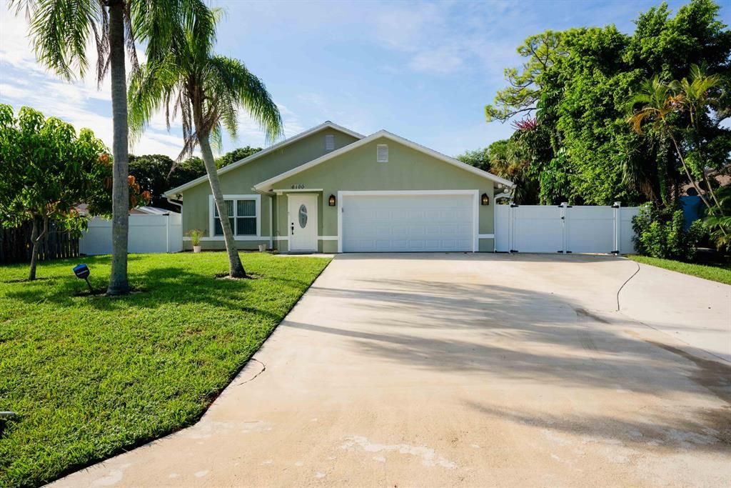 Photo of 6100 Francis Street, Jupiter, FL 33458 (MLS # R10747529)