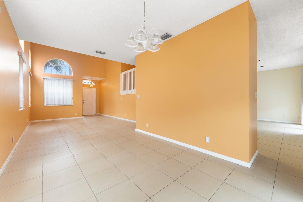 4708 NW 115th Ter