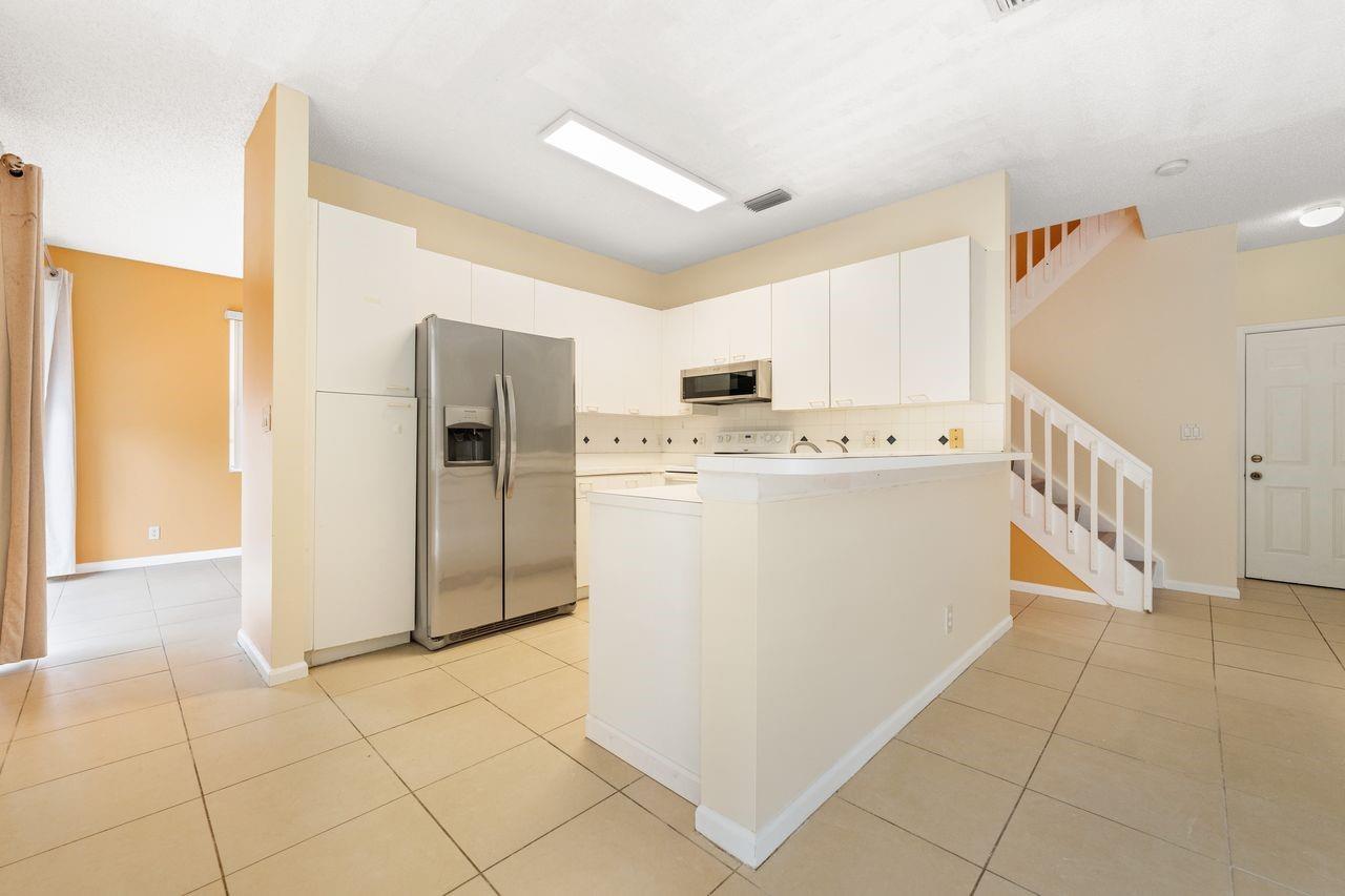 Kensington 146-39 B - Residential Lease