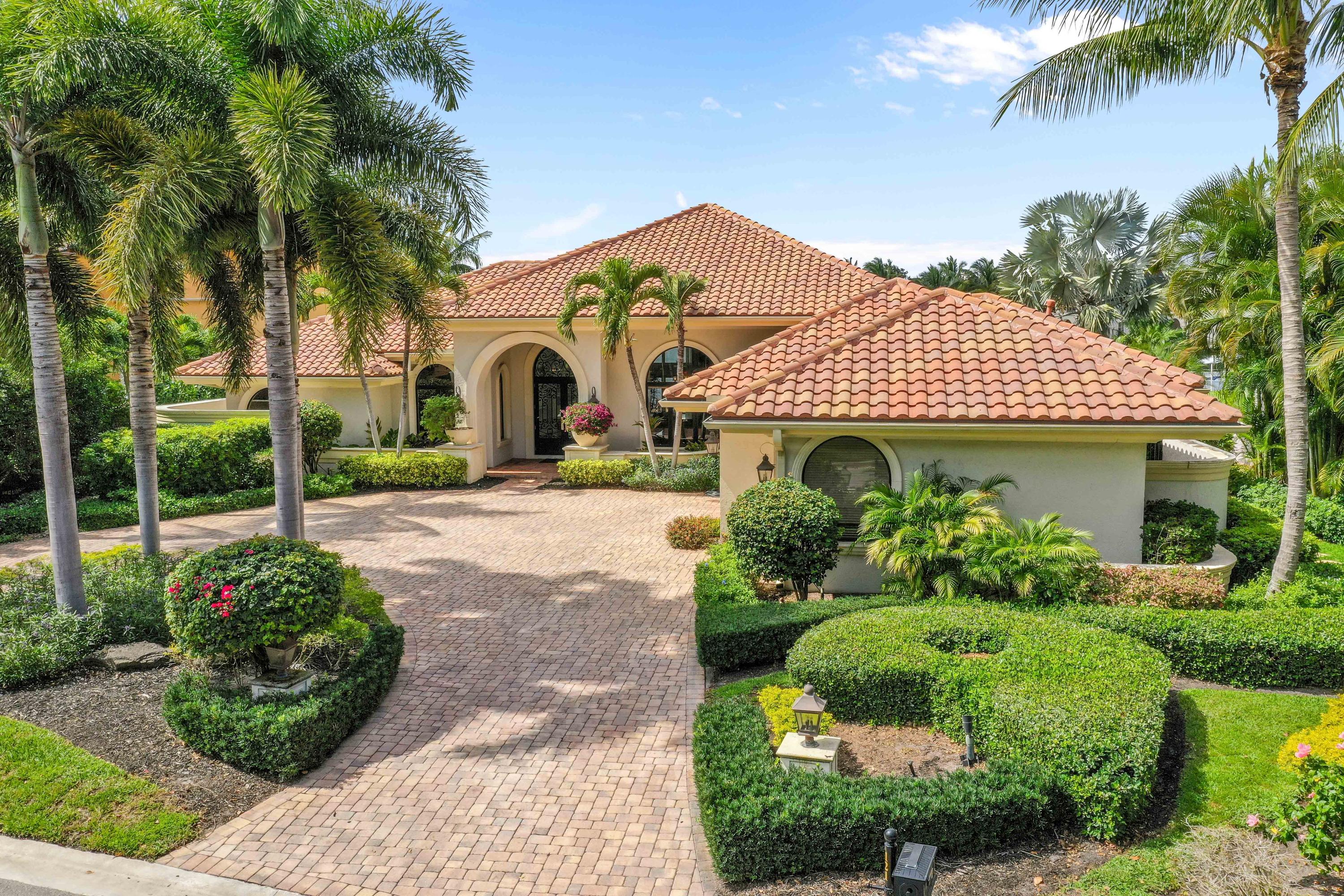 ADMIRALS COVE - Residential