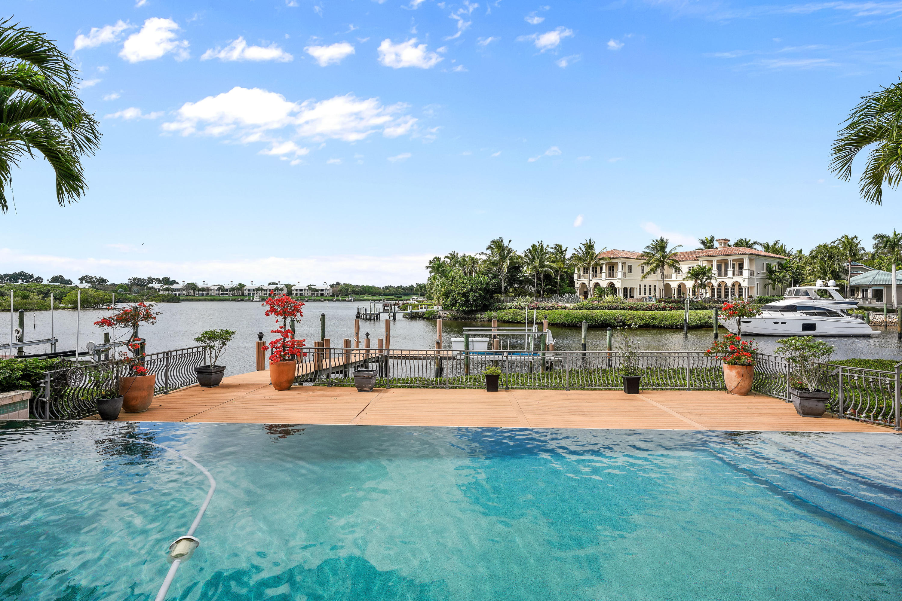 ADMIRALS COVE - Residential