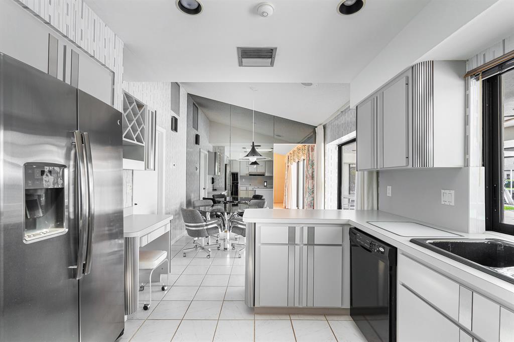 PALM BEACH ISLES 2 - Residential