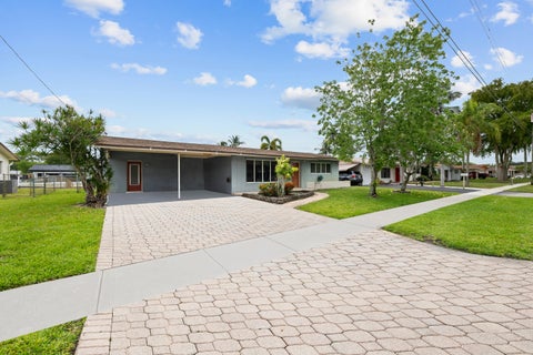 Tiny photo for 1340 SW 56th Avenue, Plantation, FL 33317 (MLS # B26026910)