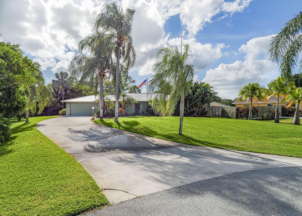 Photo of 2224 SE Meadow Glen, Stuart, FL 34997 (MLS # F10433817)