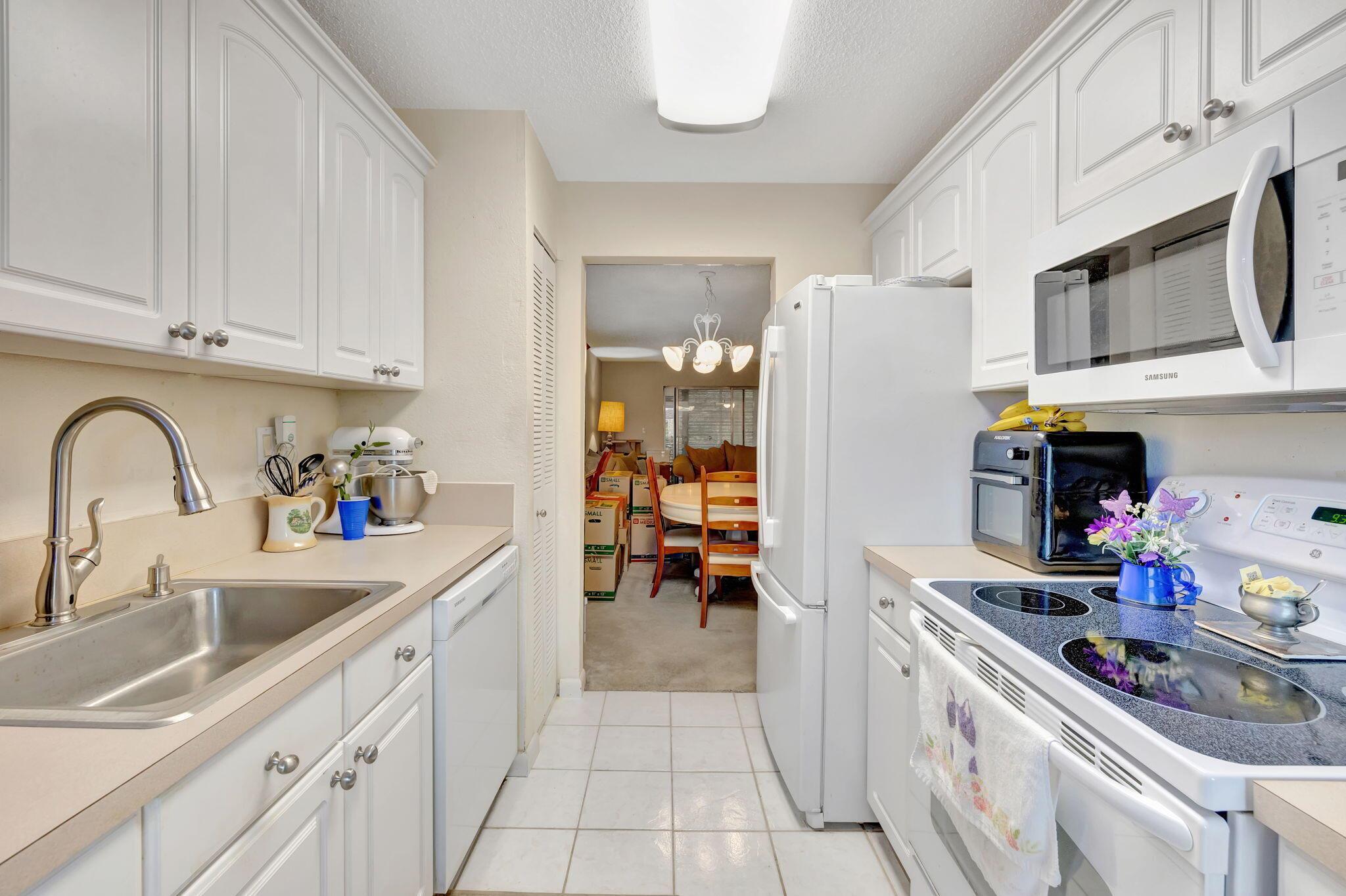 FAIRWAYS OF TAMARAC CONDO - Residential