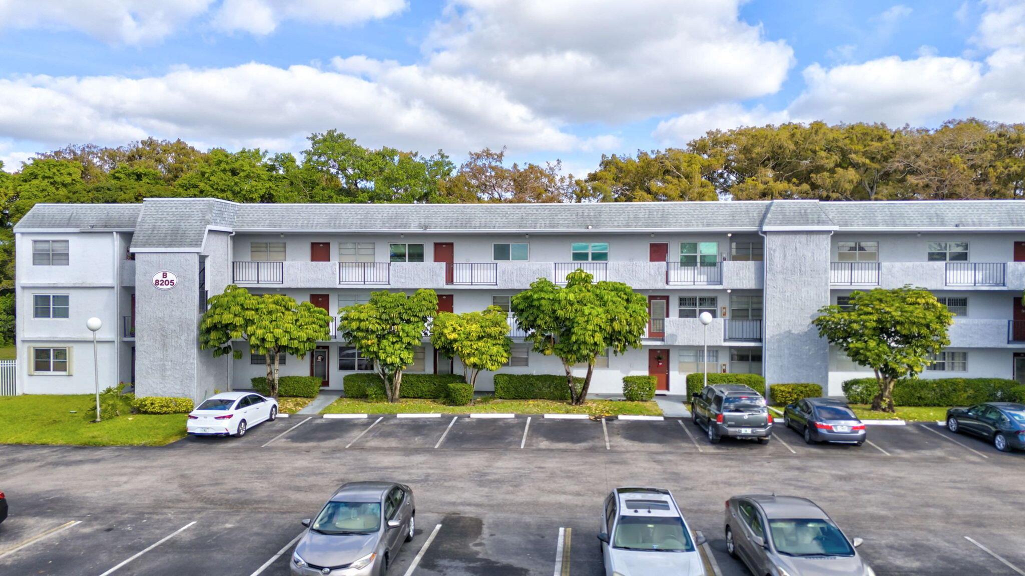 FAIRWAYS OF TAMARAC CONDO - Residential