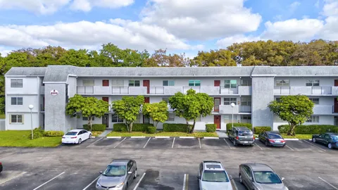 8205 NW 61st Street Unit B303, Tamarac, FL MLS: R11043467