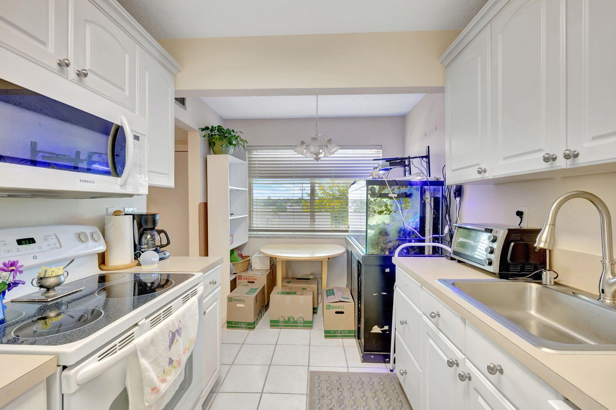 FAIRWAYS OF TAMARAC CONDO - Residential