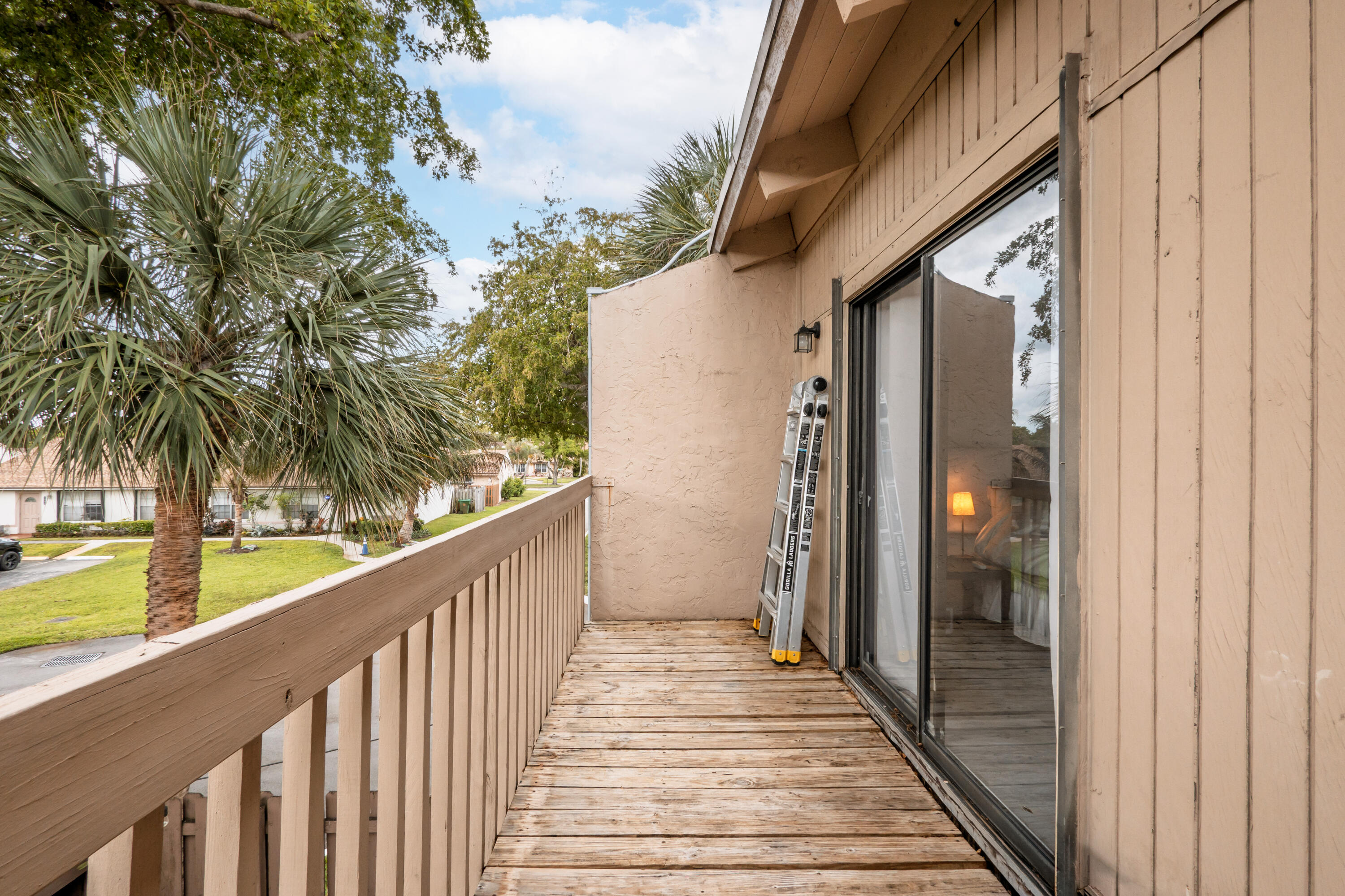 ARROWHEAD GOLF & TENNIS CLUB - Residential