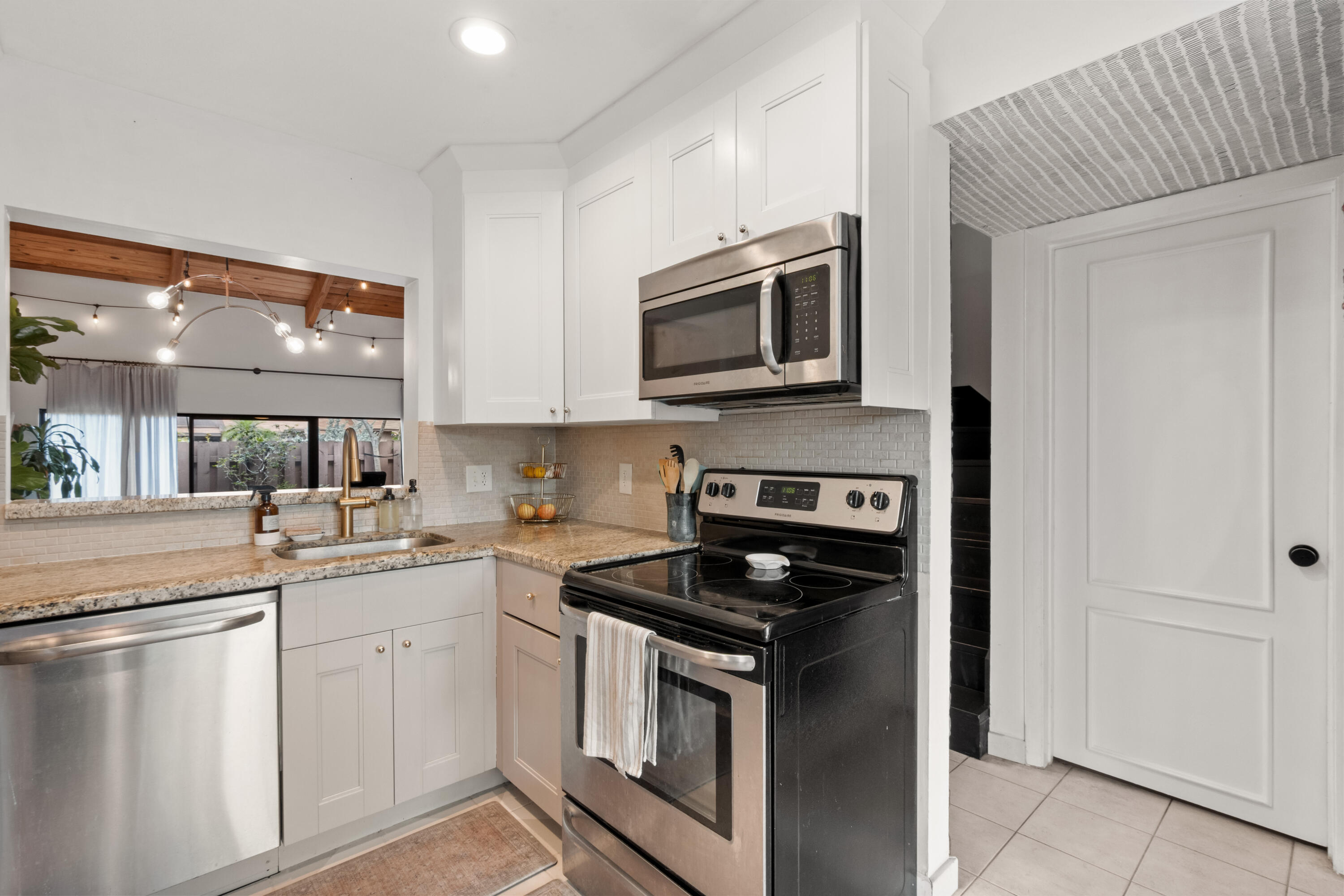 ARROWHEAD GOLF & TENNIS CLUB - Residential